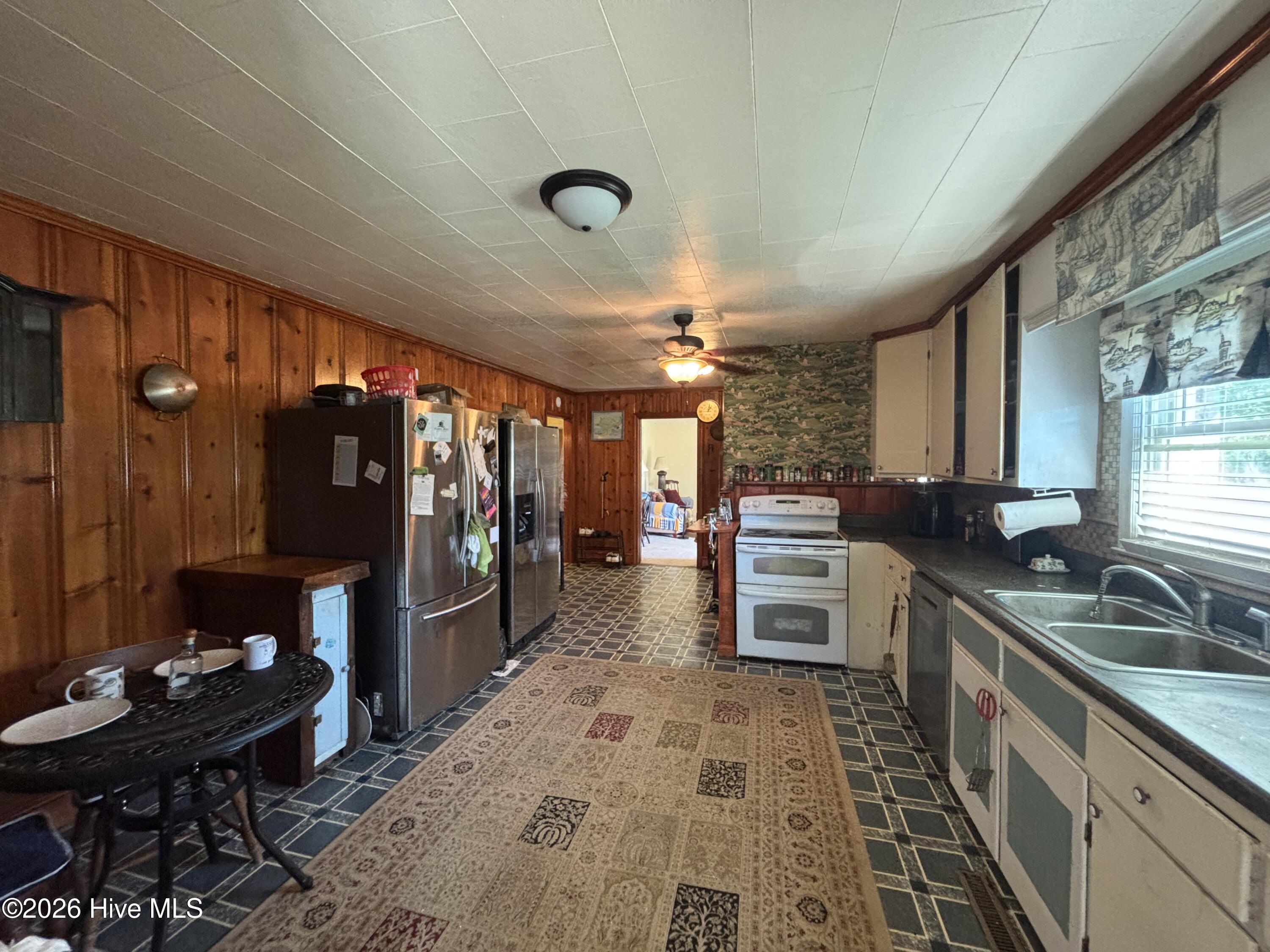 4086 Collins Drive Property Photo 14
