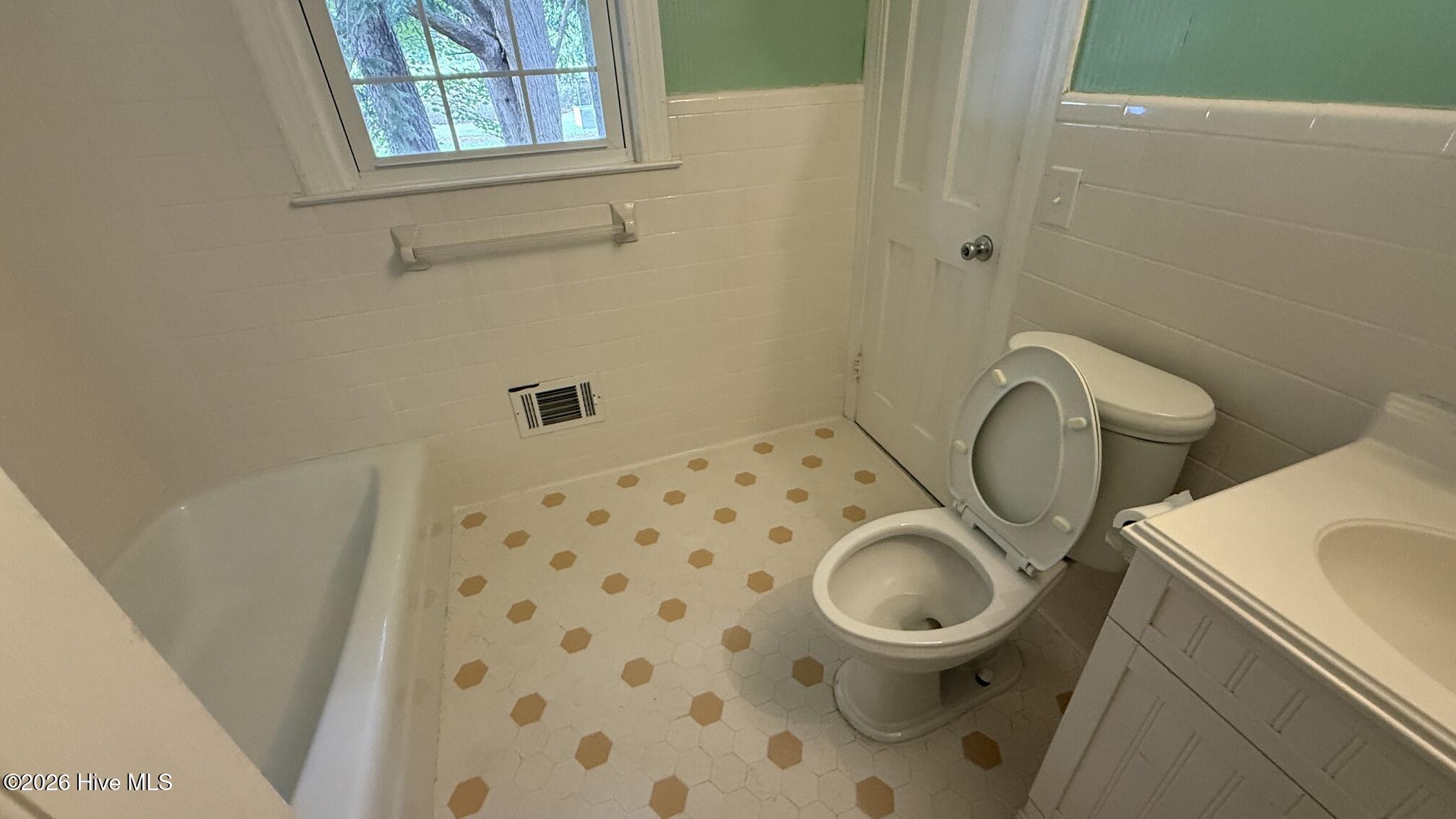 116 Osceola Drive Property Photo 5