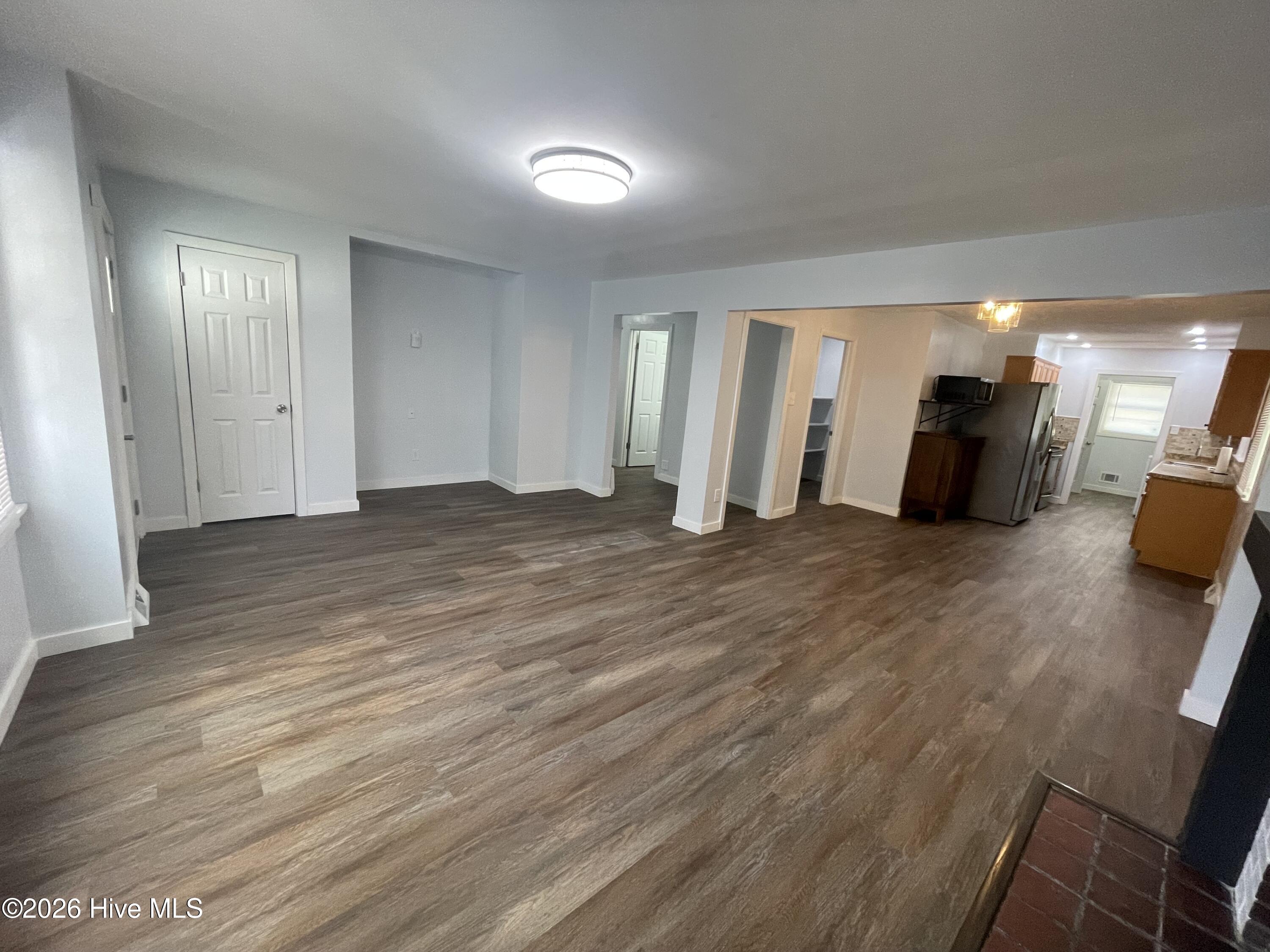 903 Valley View Street Property Photo 3