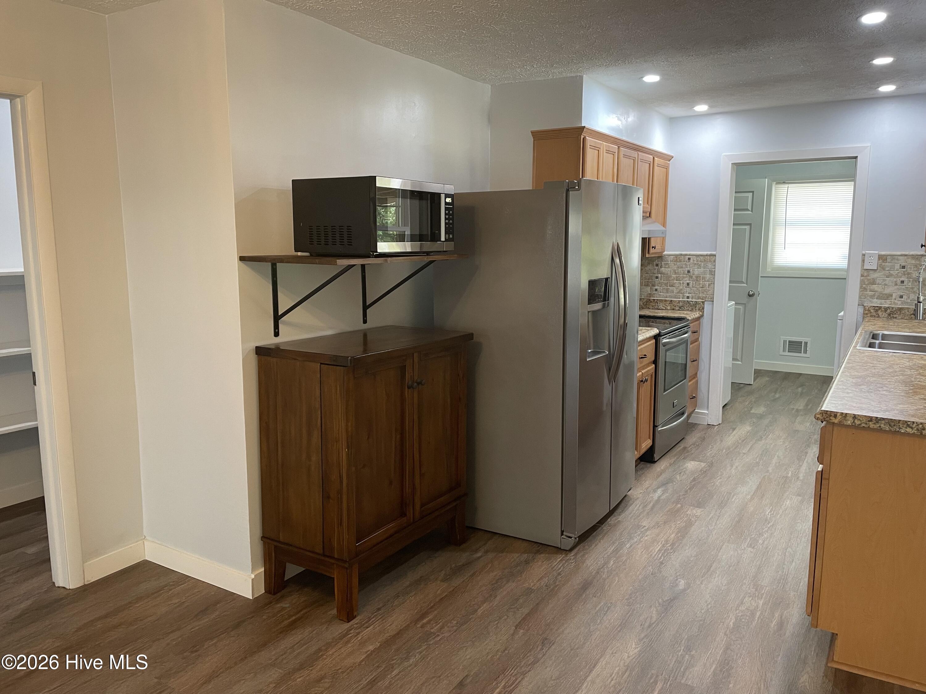903 Valley View Street Property Photo 4