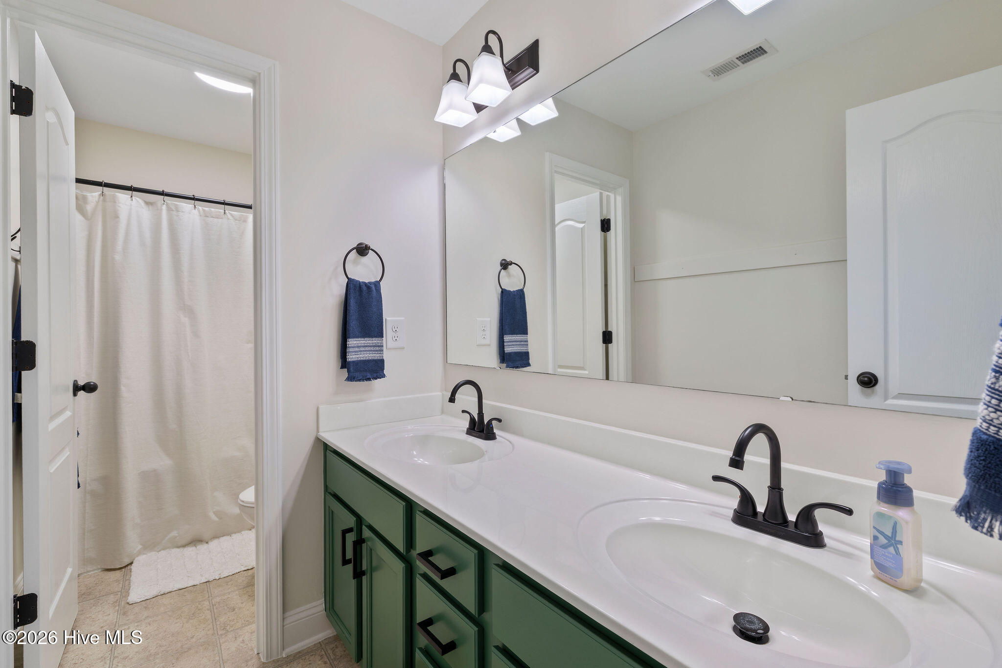 107 E Berkshire Court Property Photo 20