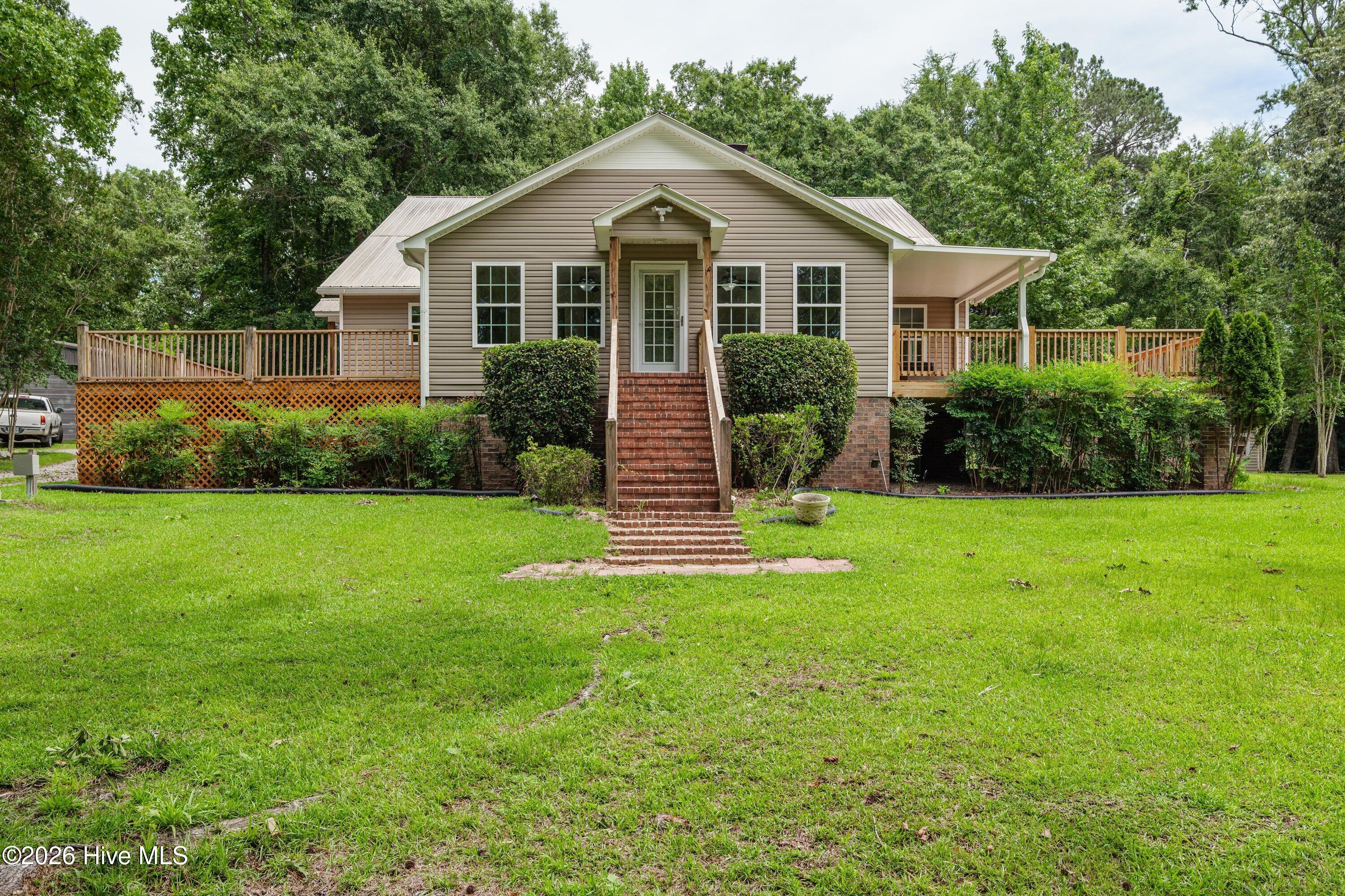 4710 Silver Lake Drive Property Photo 2
