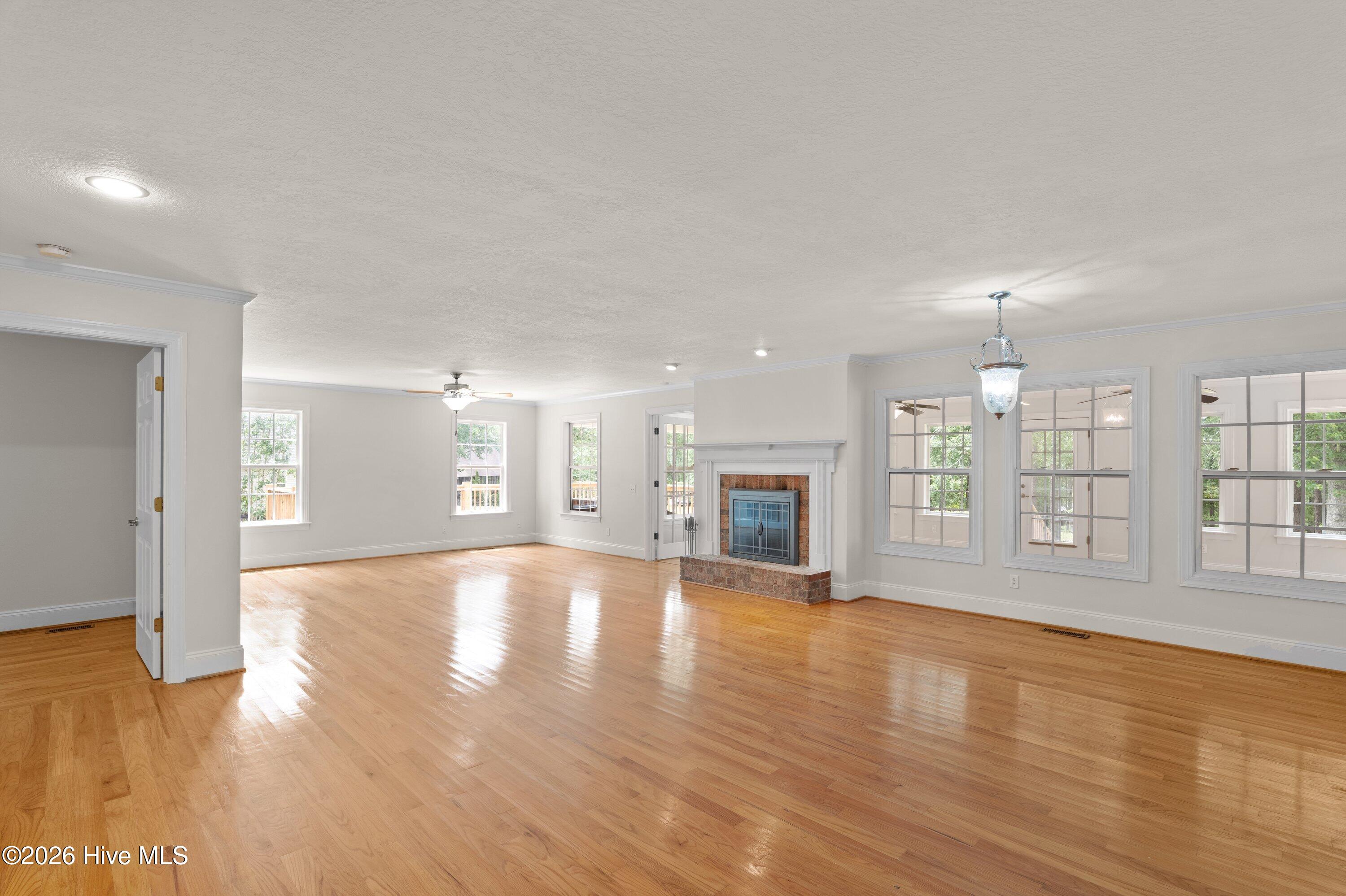 4710 Silver Lake Drive Property Photo 7