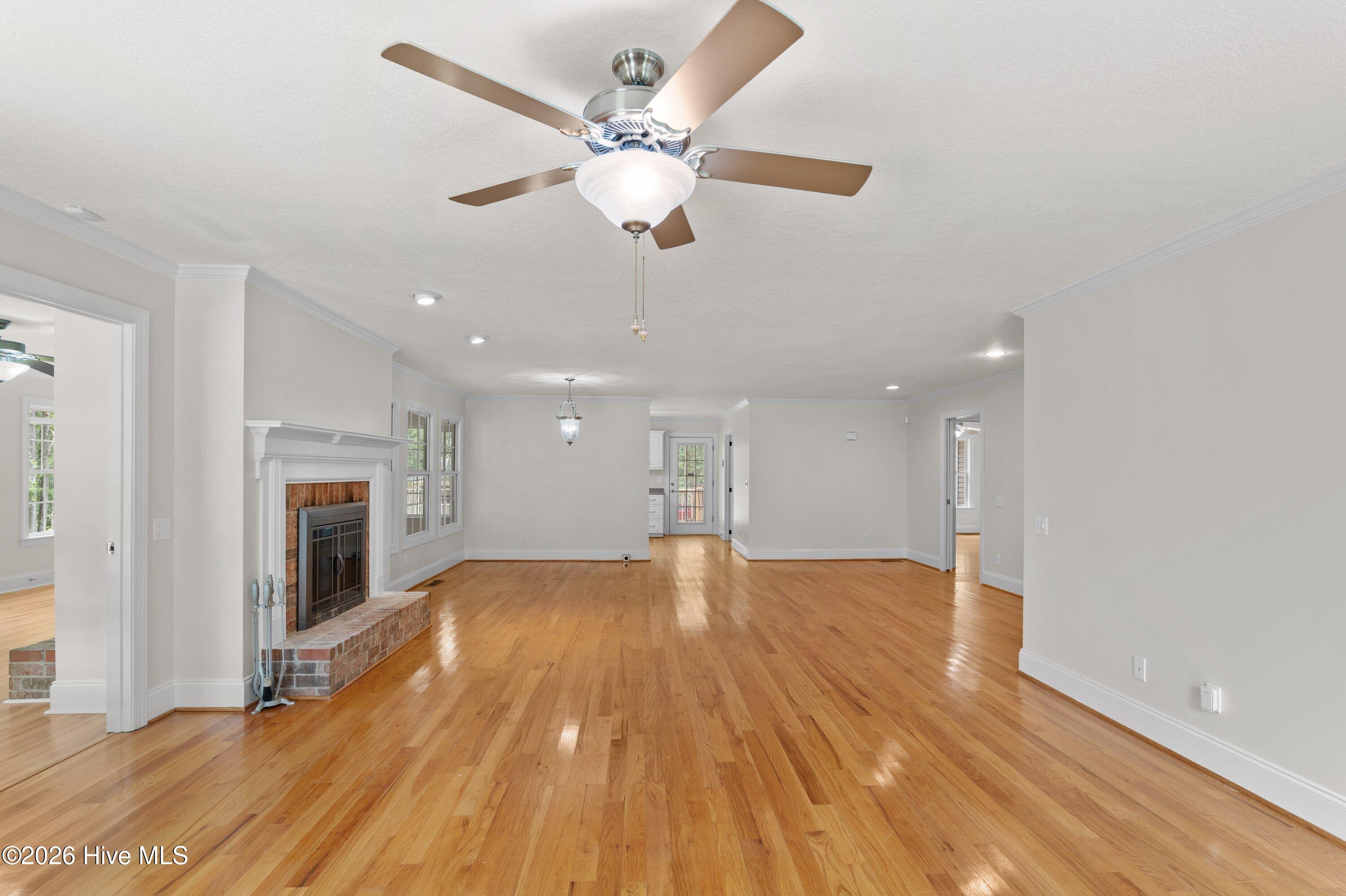 4710 Silver Lake Drive Property Photo 8