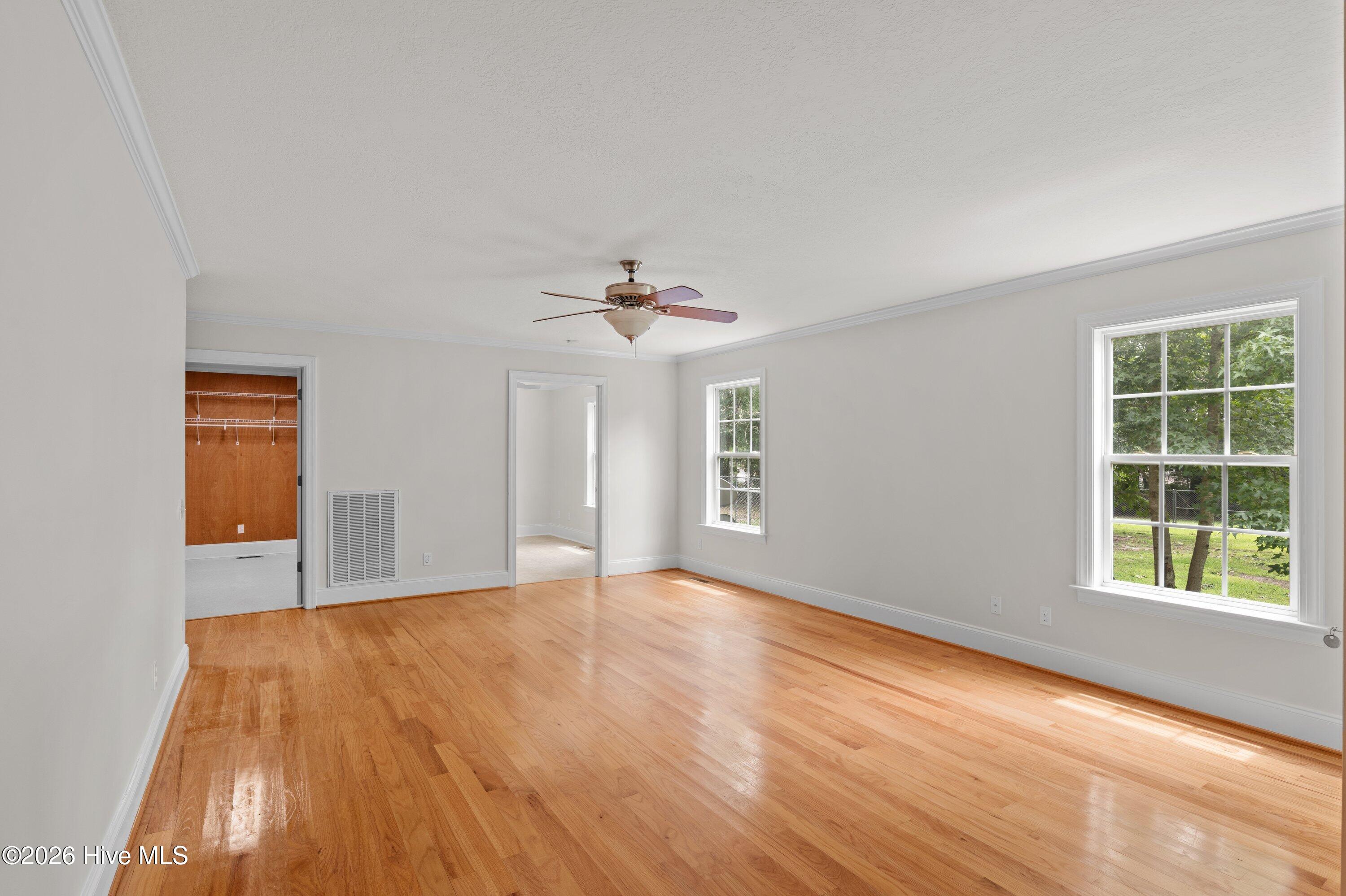 4710 Silver Lake Drive Property Photo 12