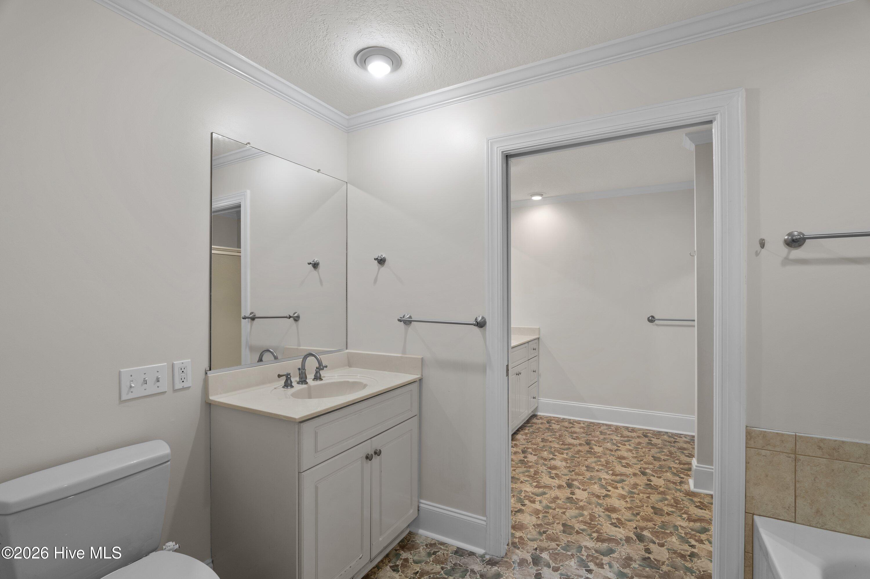 4710 Silver Lake Drive Property Photo 21