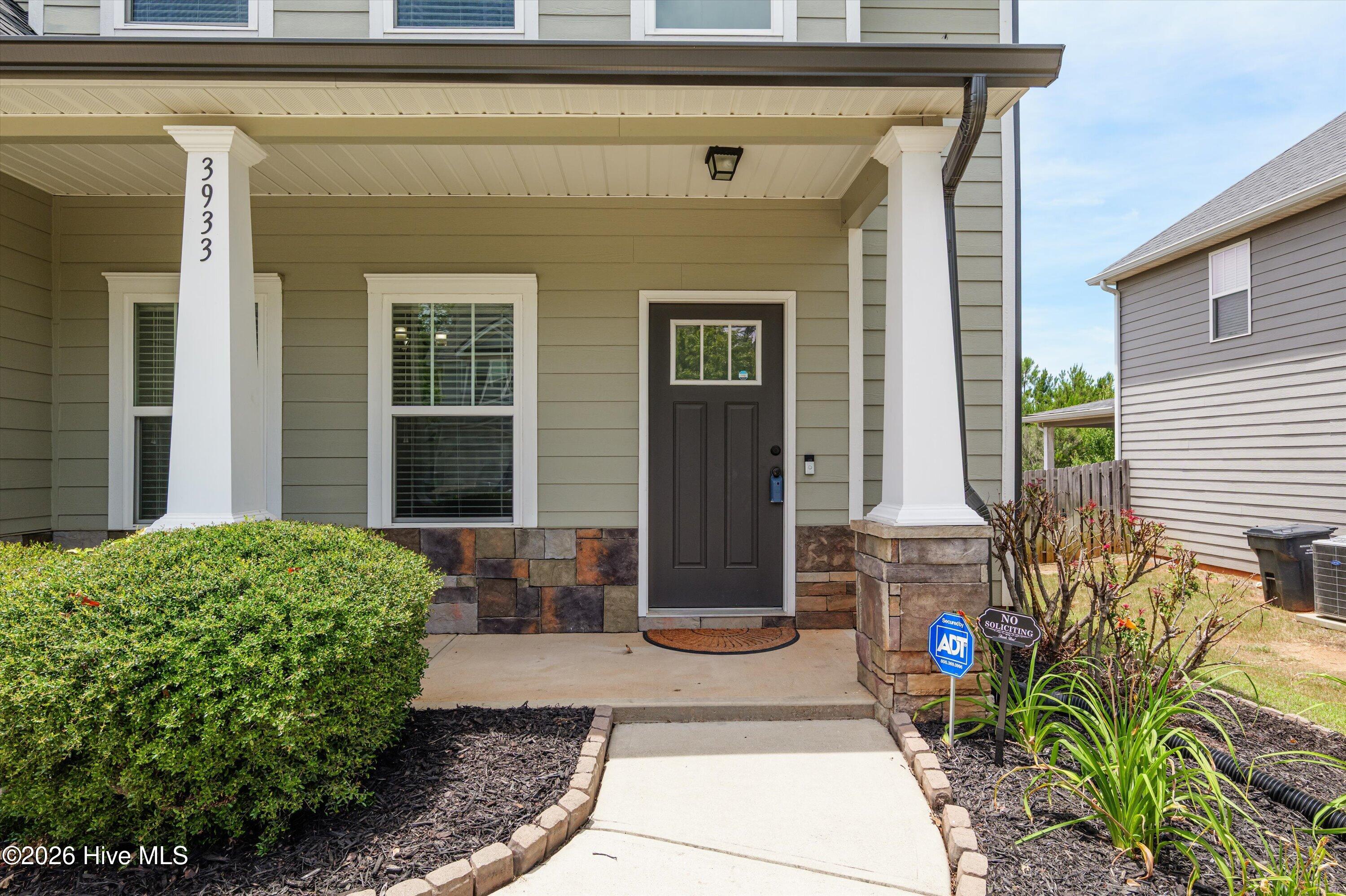 3933 Berkshire Way Property Photo 6