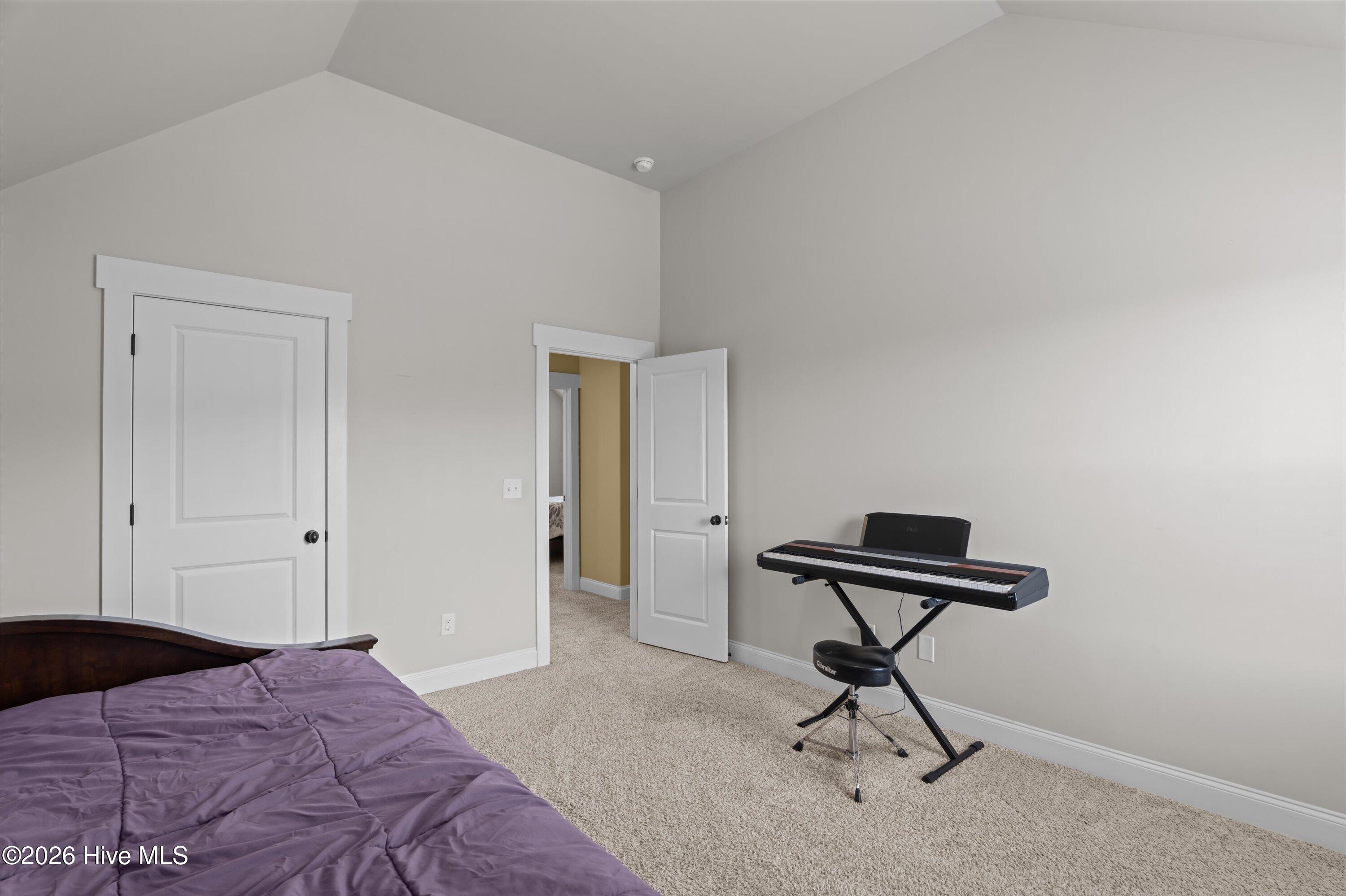 3933 Berkshire Way Property Photo 48