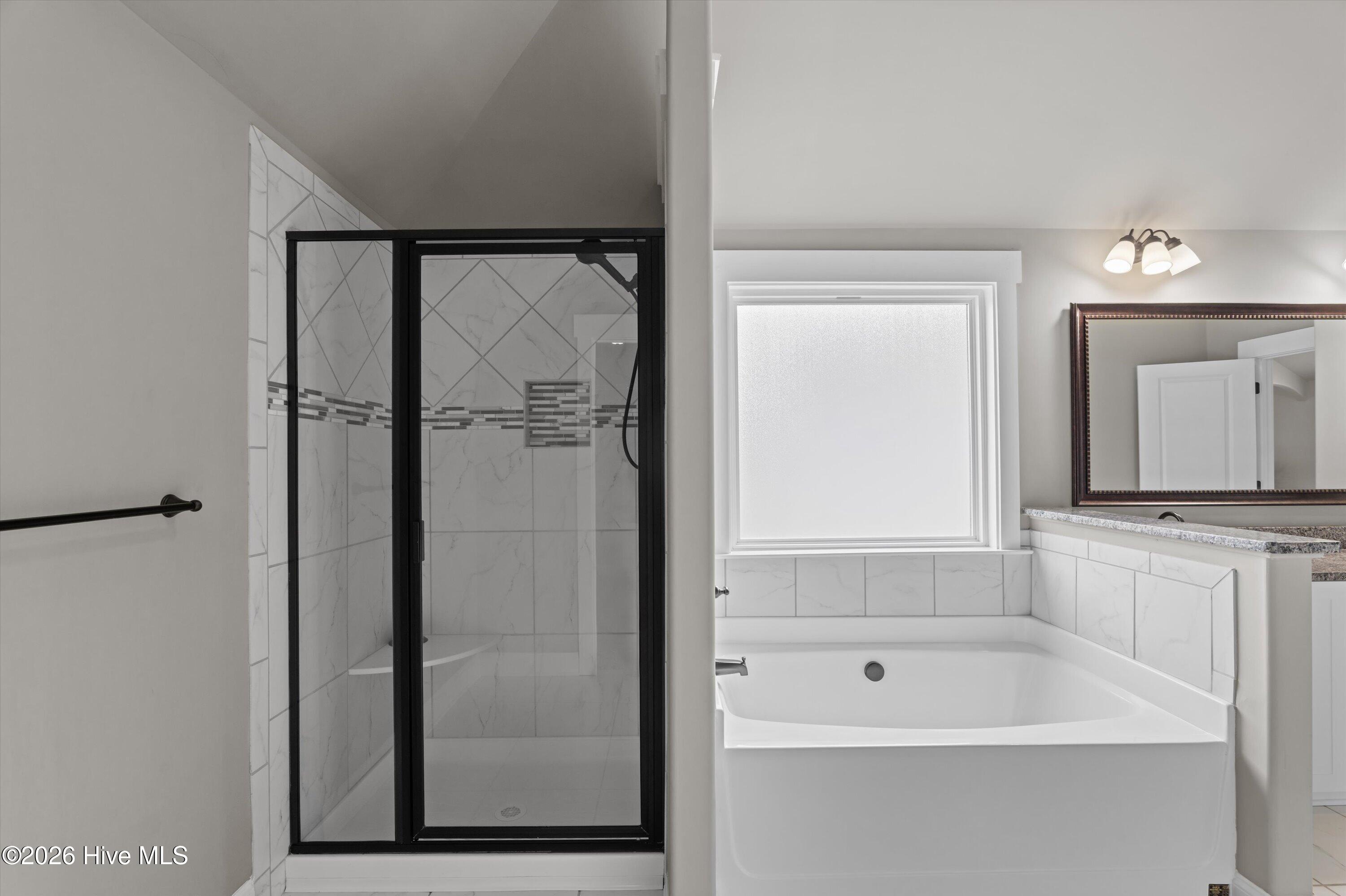 3933 Berkshire Way Property Photo 60