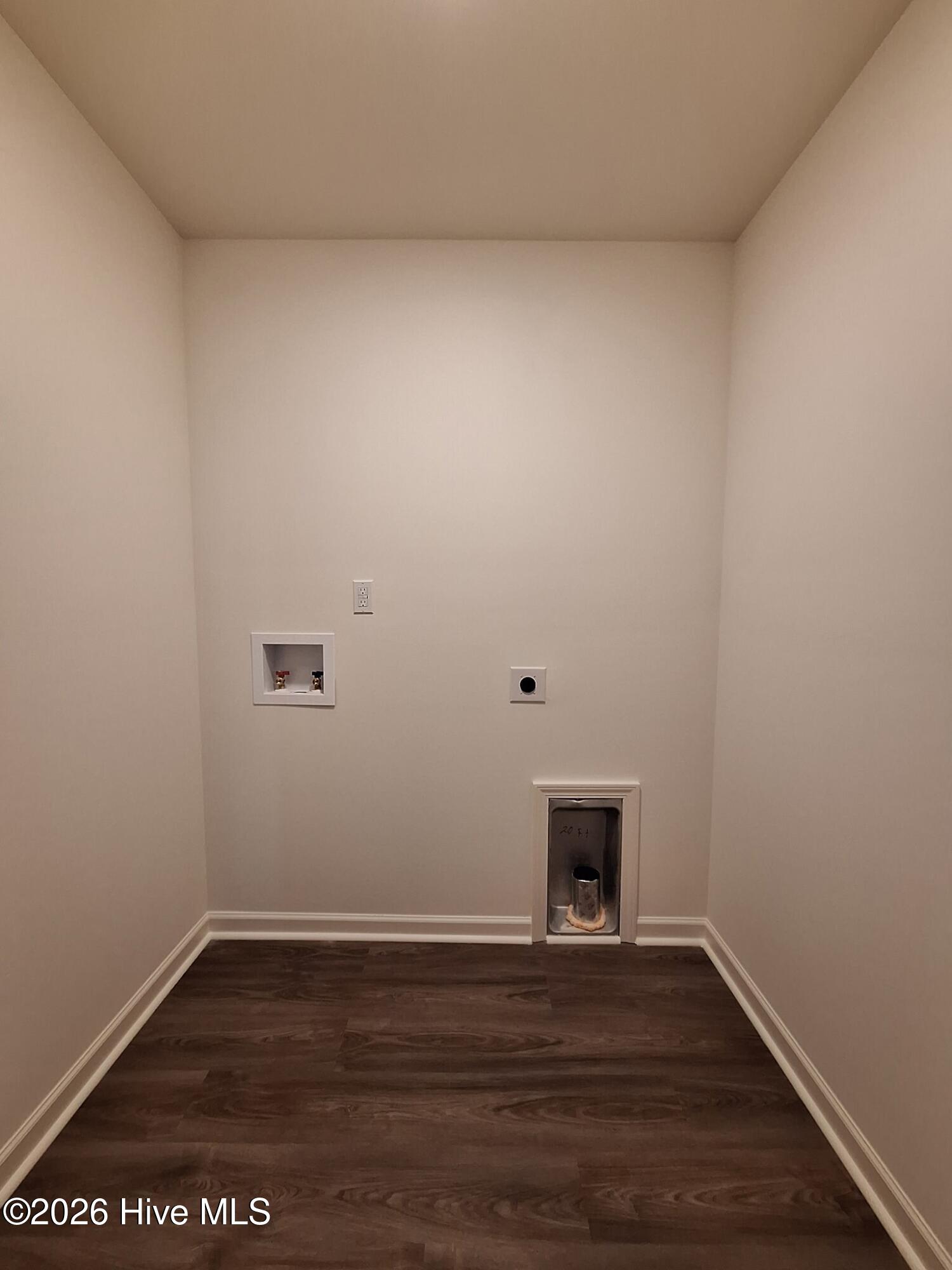 2425 Brookville Drive A Property Photo 13