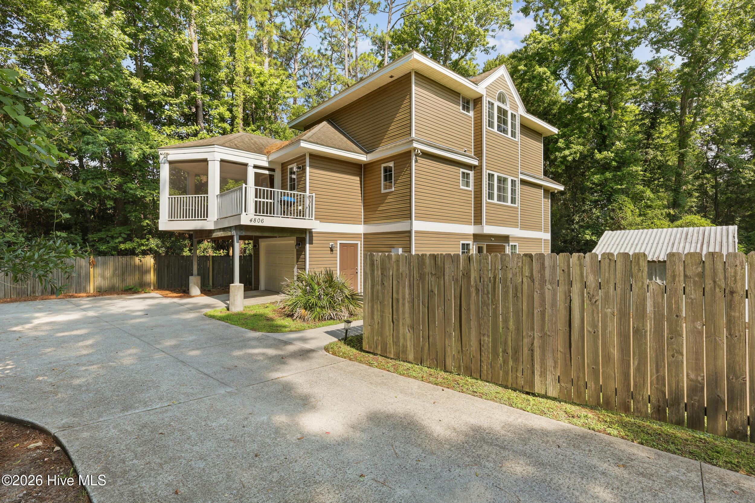 4806 Collegiate Drive Property Photo 4