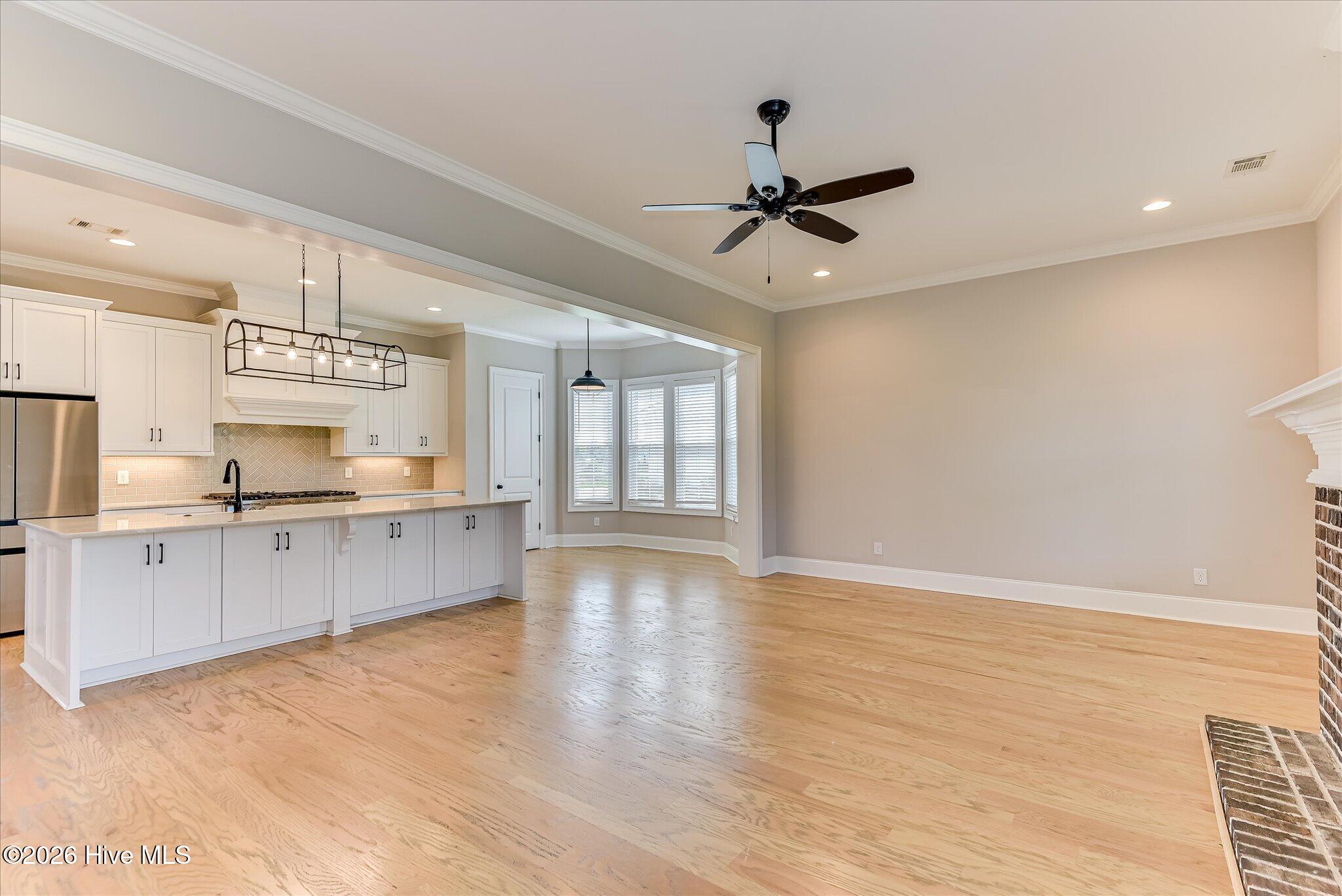 427 Woodlawn Street Property Photo 15