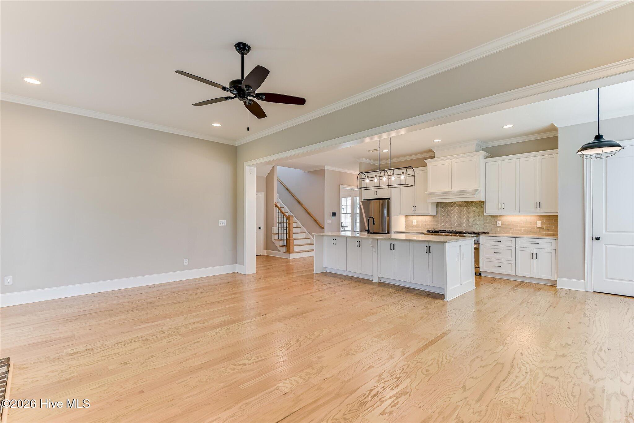 427 Woodlawn Street Property Photo 16