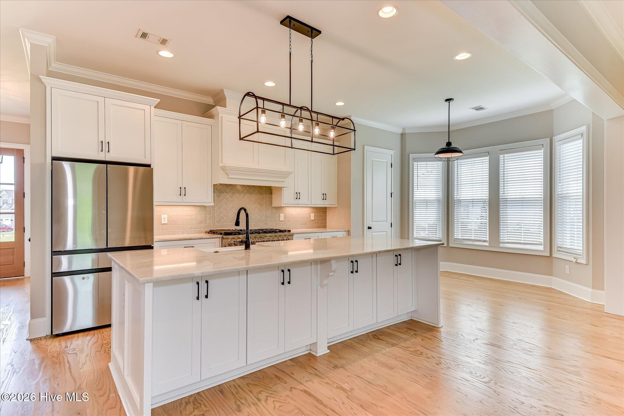 427 Woodlawn Street Property Photo 18