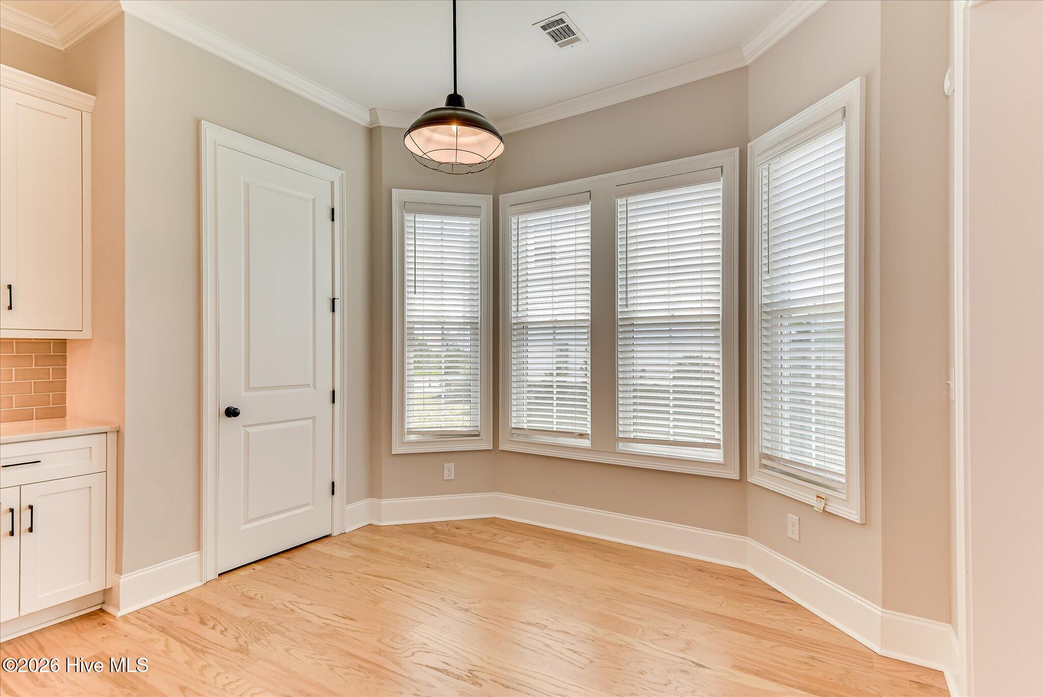 427 Woodlawn Street Property Photo 19