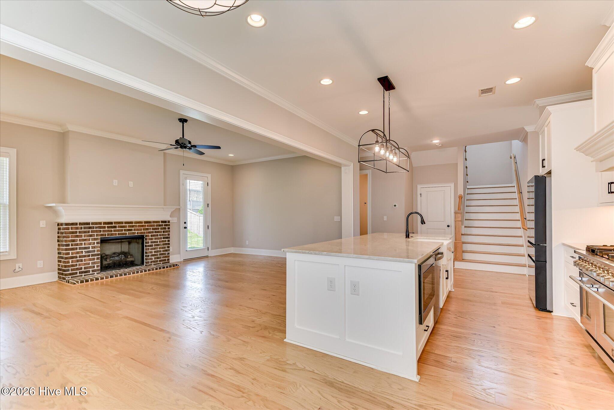 427 Woodlawn Street Property Photo 20