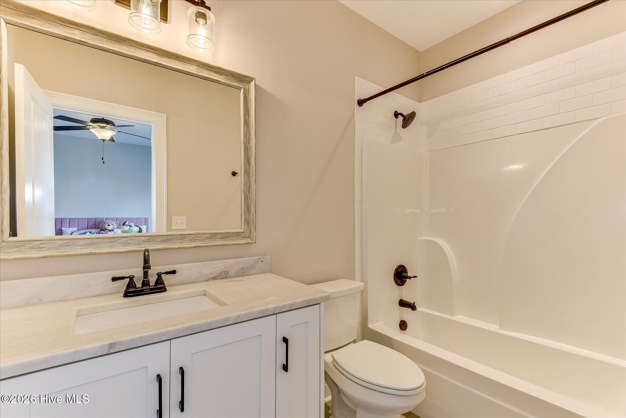 427 Woodlawn Street Property Photo 49