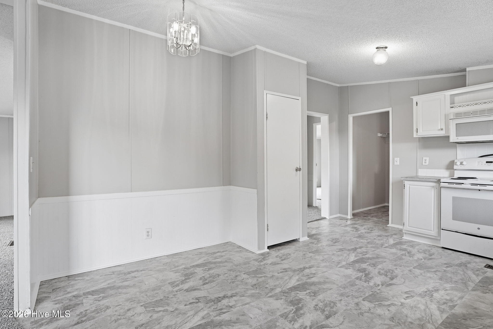 51 Chrystal Way Property Photo 14