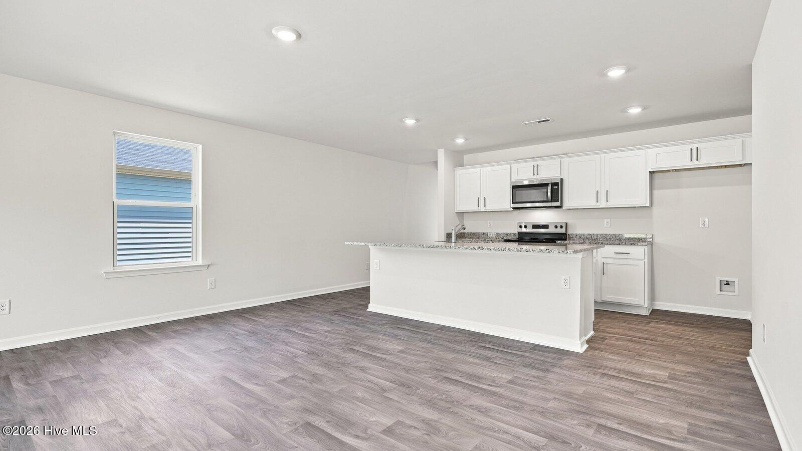 2100 Montalvan Drive Property Photo 14