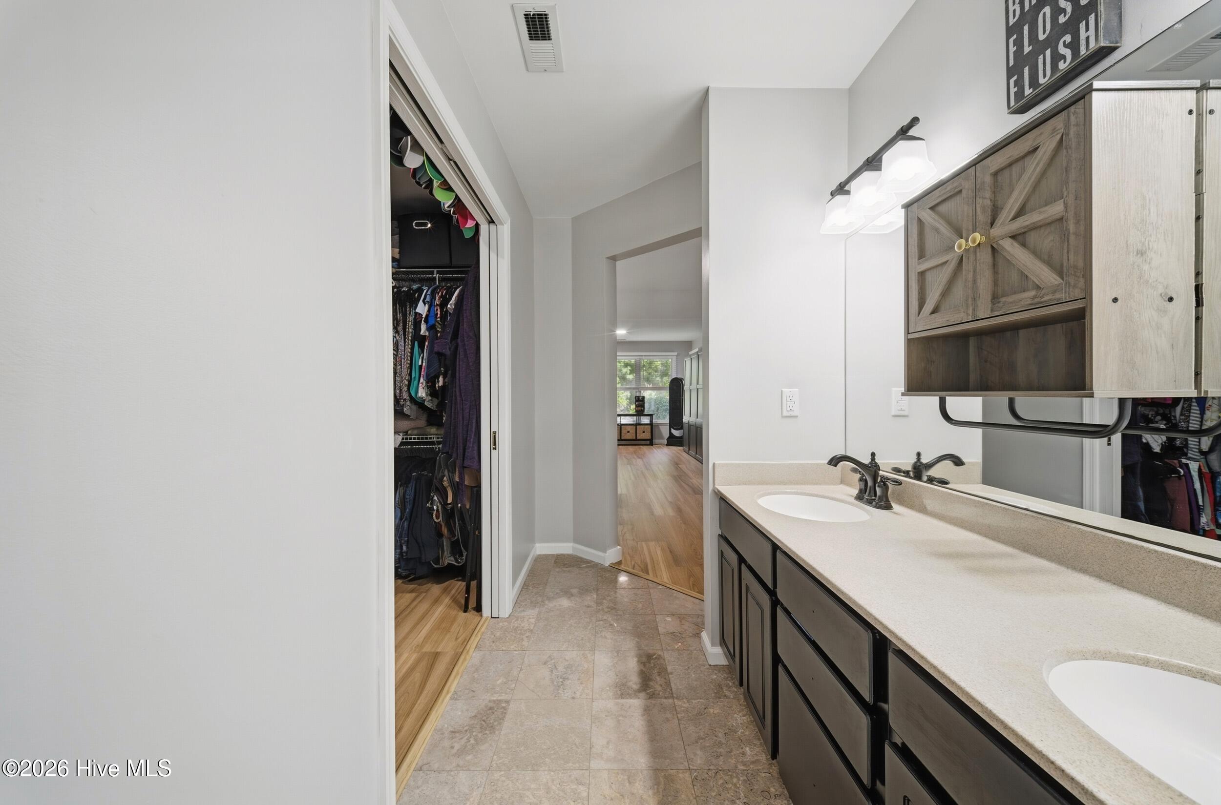 111 Little Circle Property Photo 25