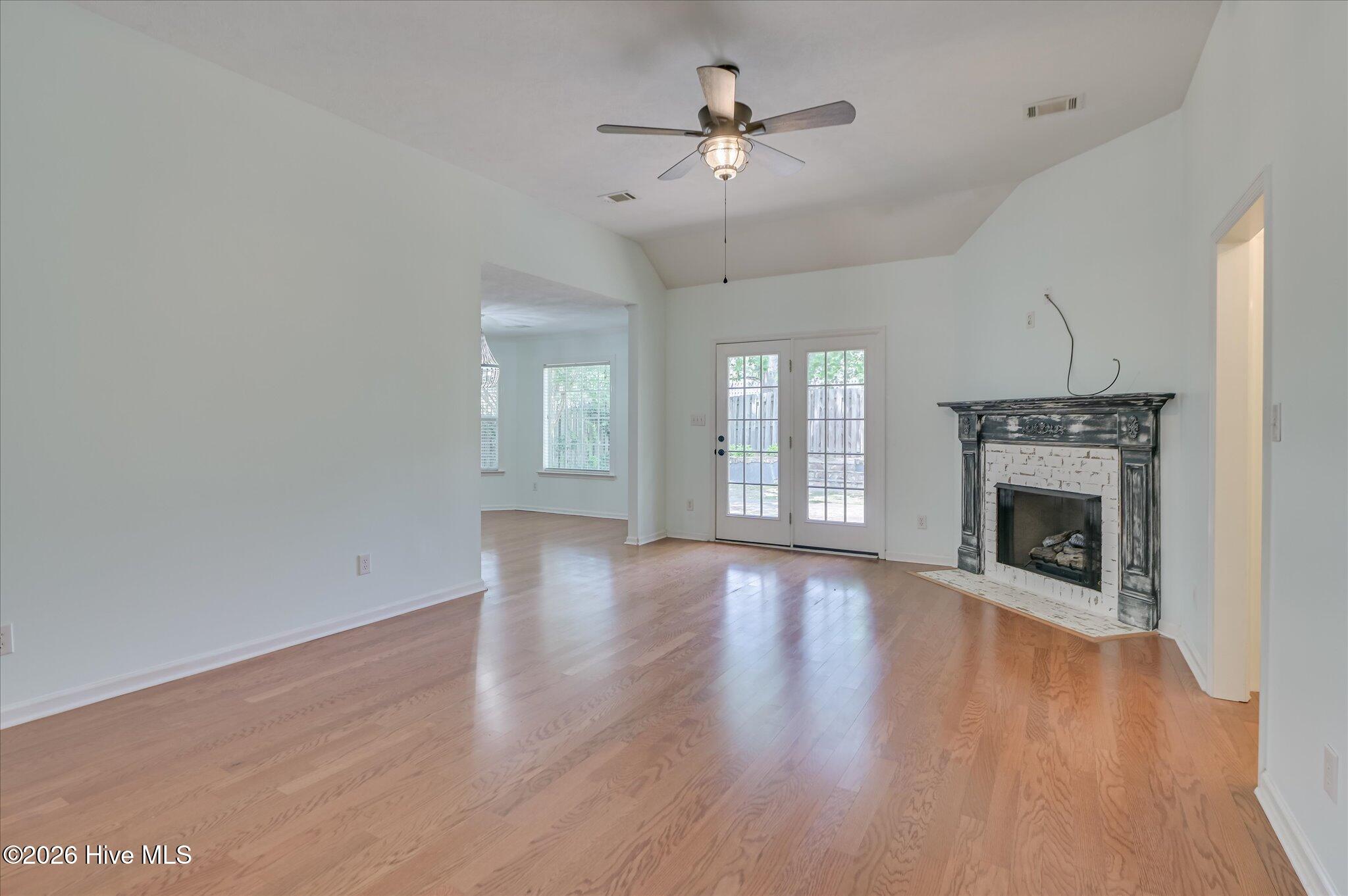 2037 Magnolia Parkway Property Photo 8