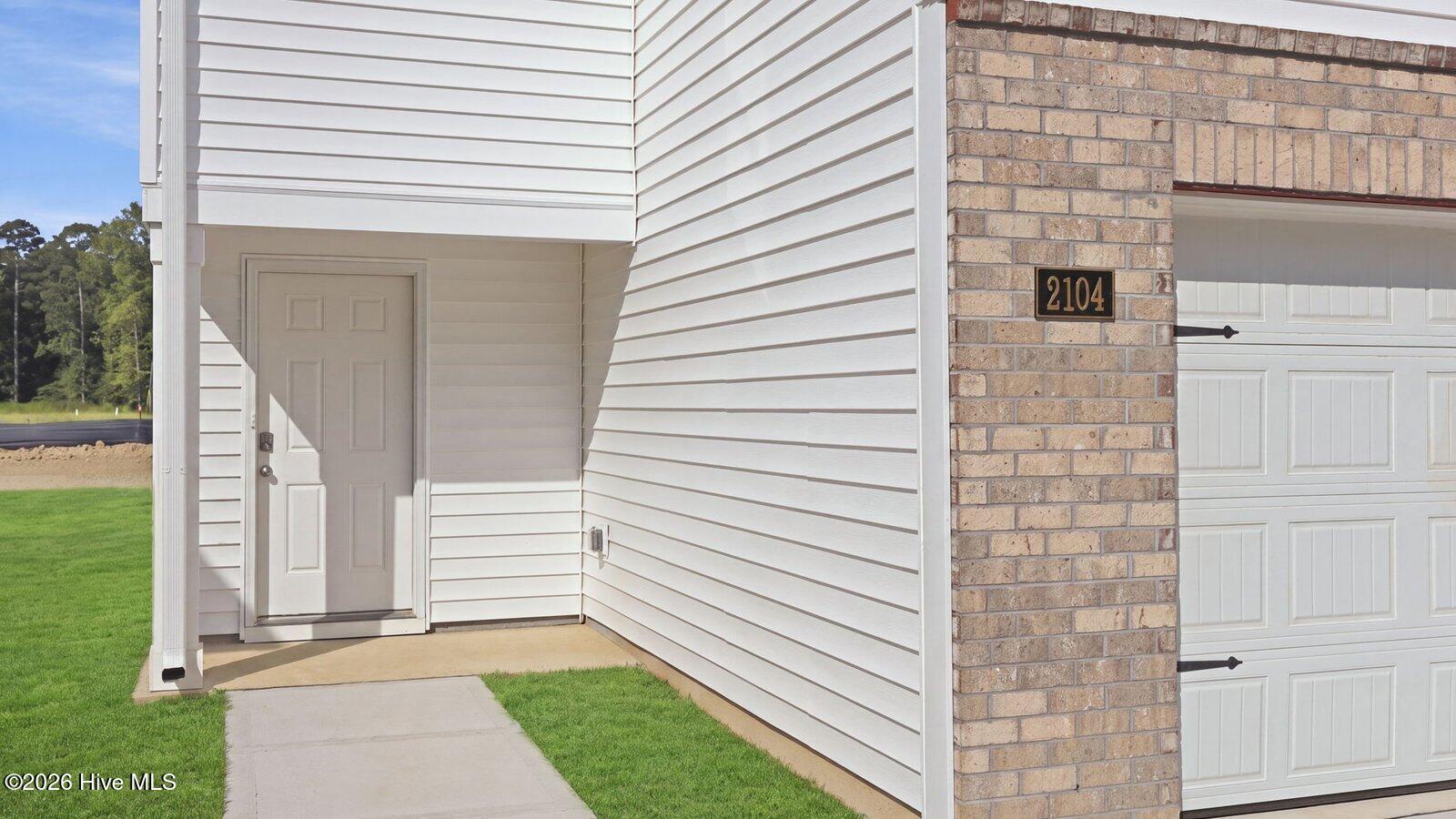 2104 Montalvan Drive Property Photo 4