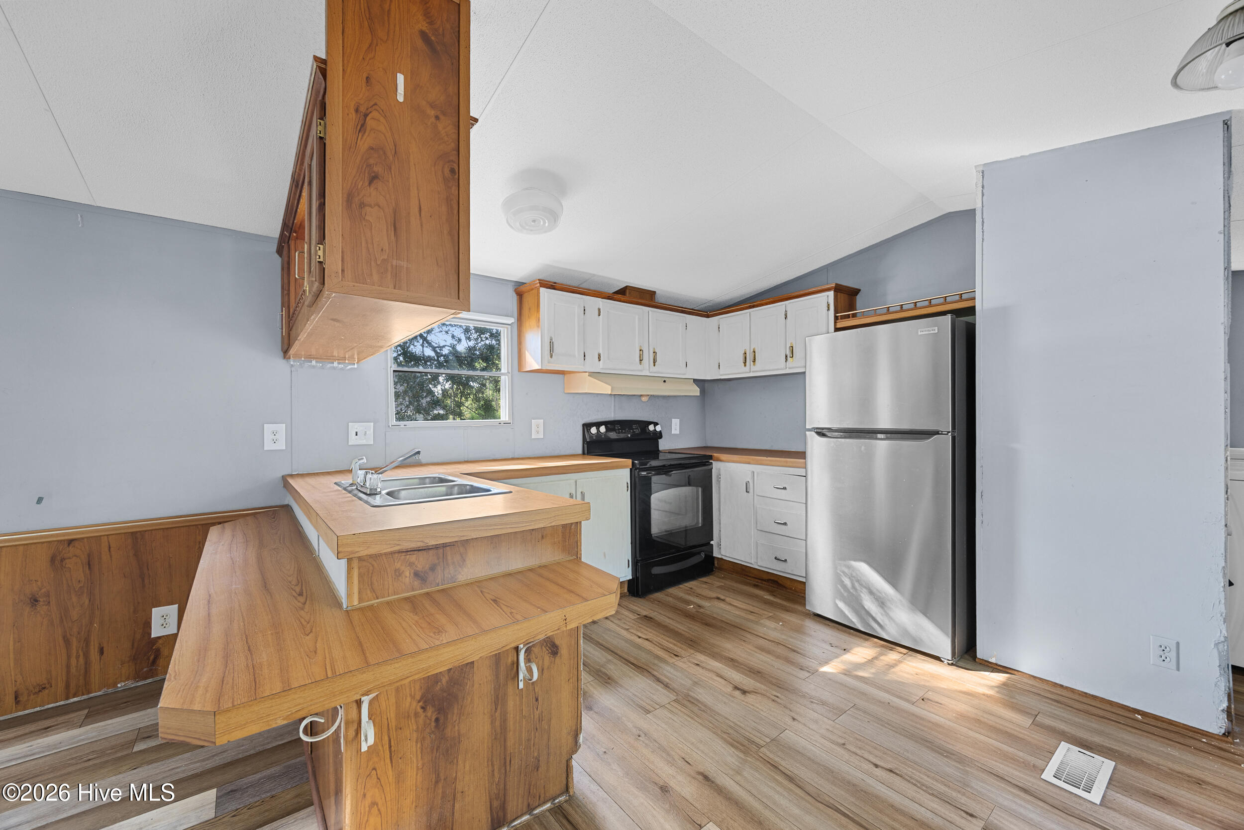 53 Elm Road Property Photo 2