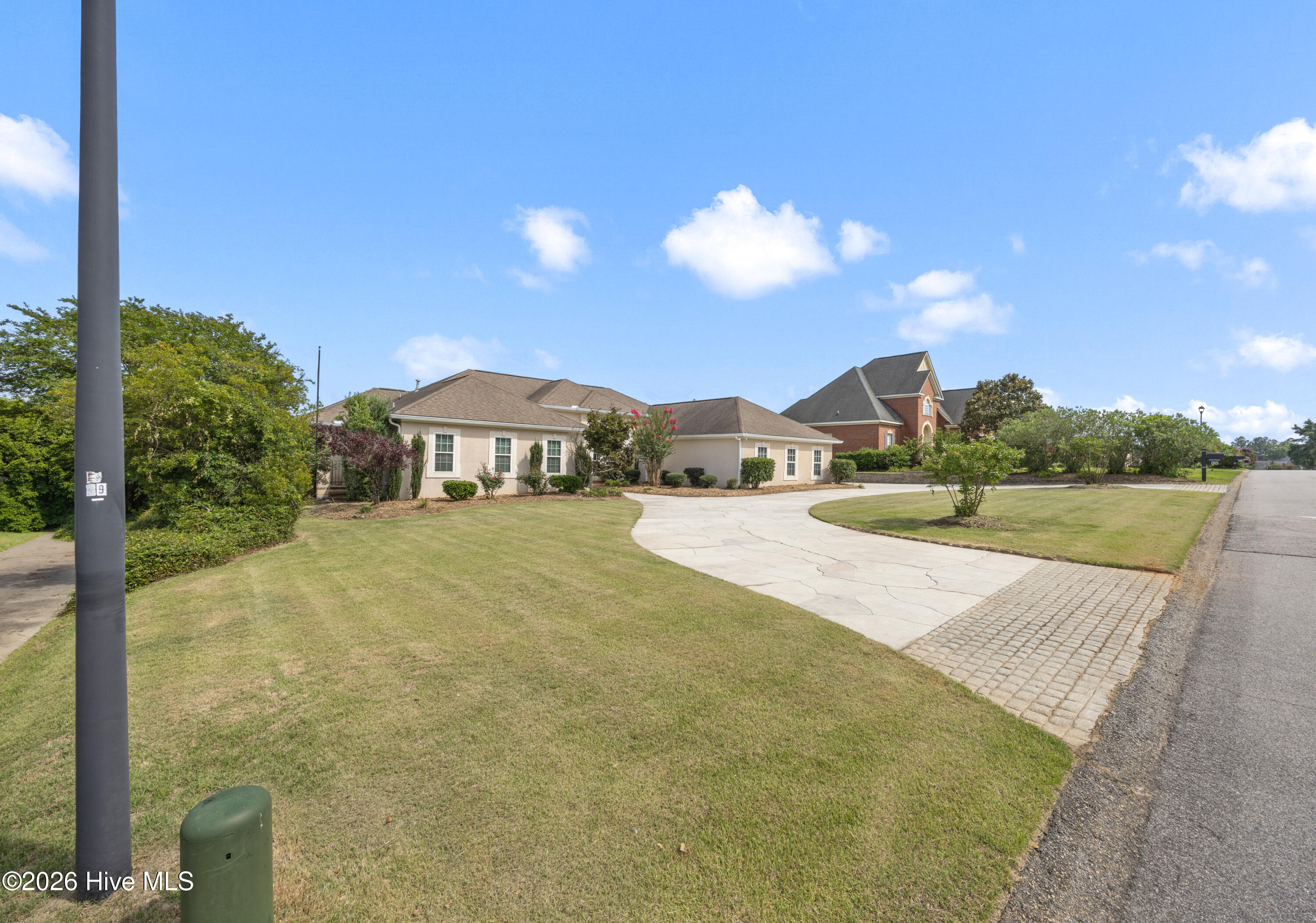 981 Windmill Parkway Property Photo 3