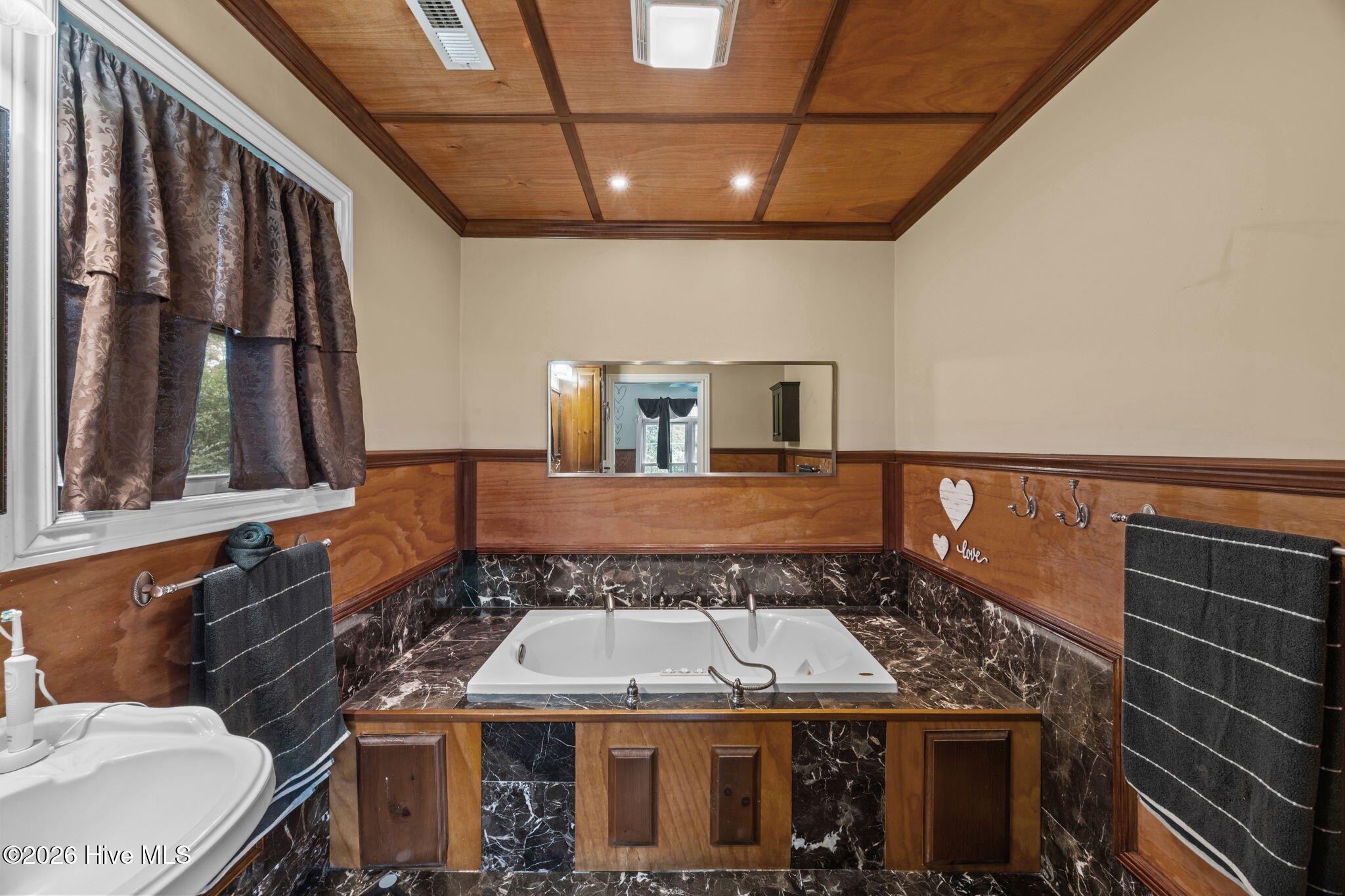 1607 Oakwood Avenue Property Photo 12