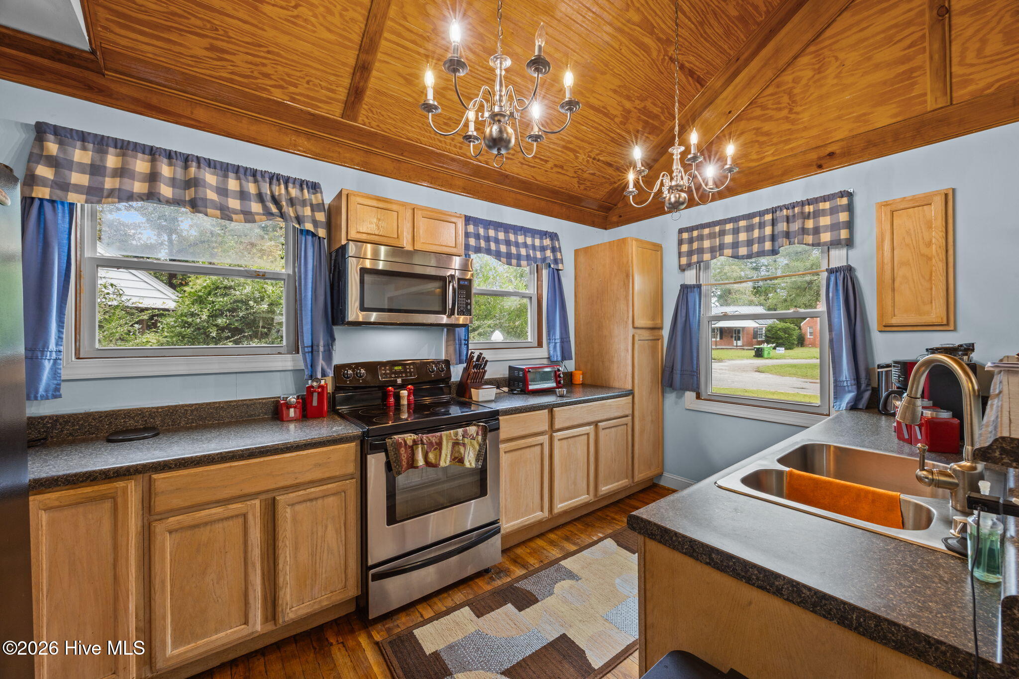1607 Oakwood Avenue Property Photo 16