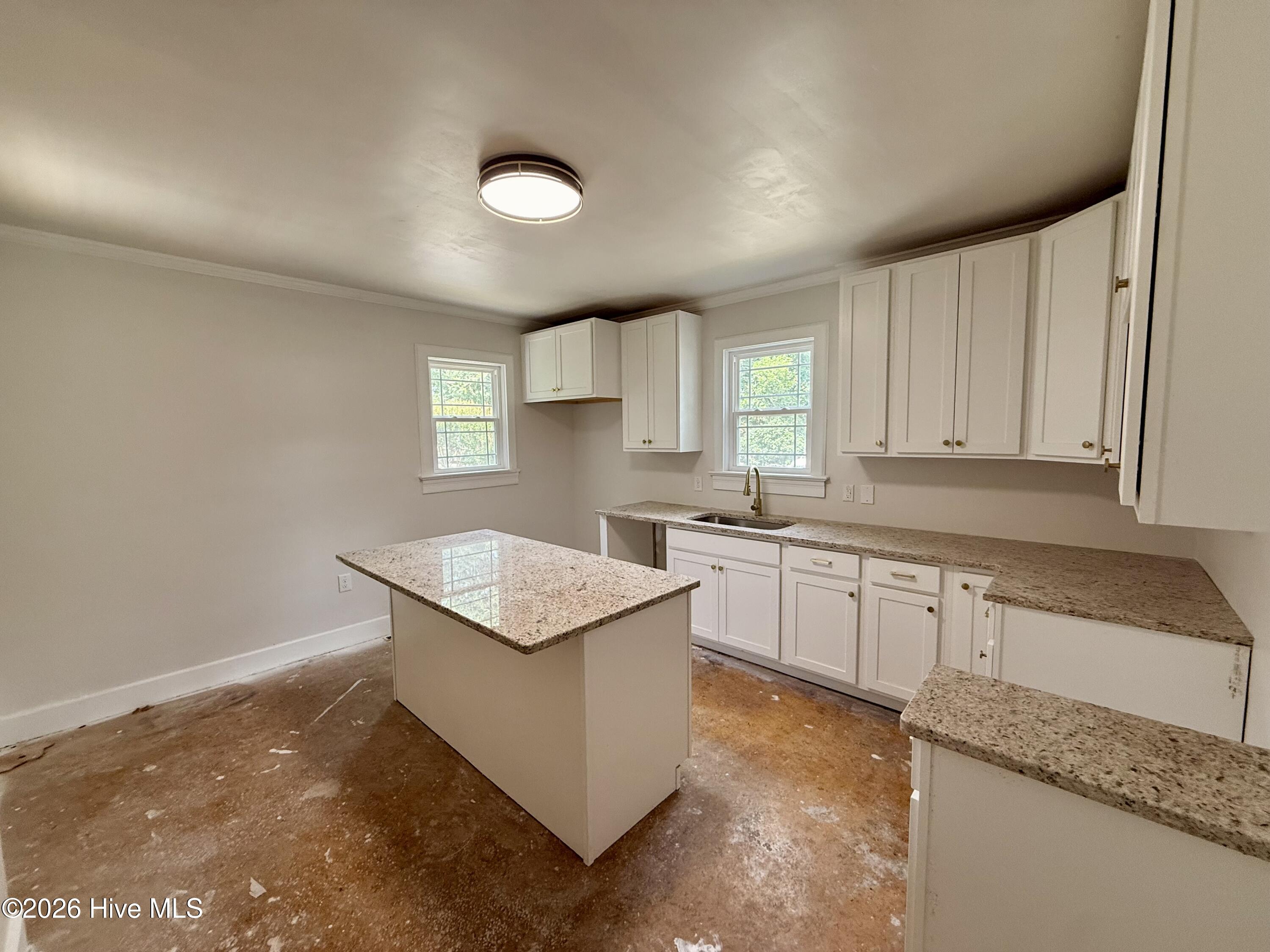 301 W Harper Street Property Photo 3