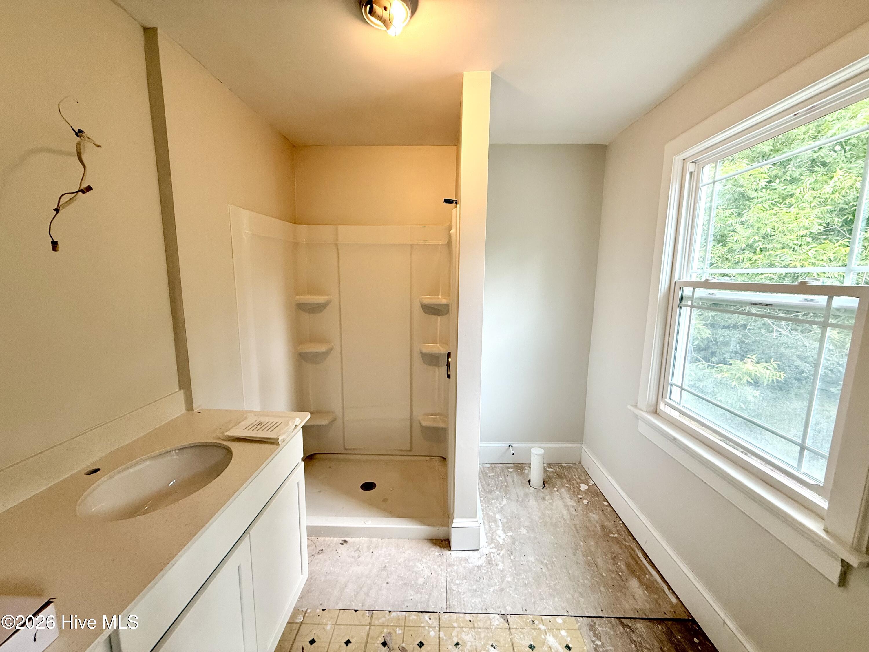 301 W Harper Street Property Photo 6