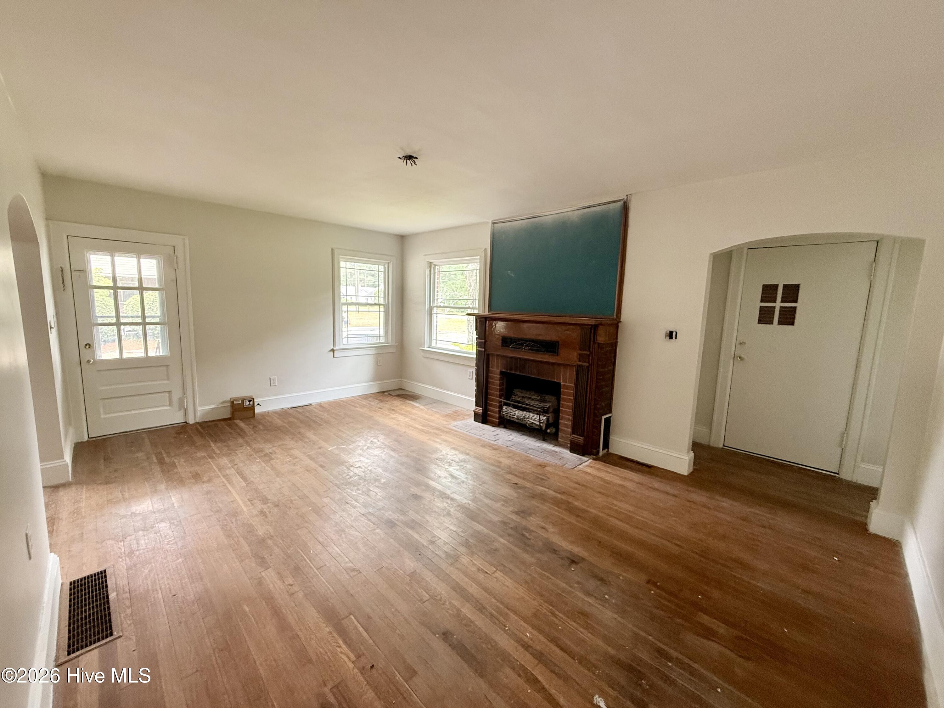 301 W Harper Street Property Photo 18