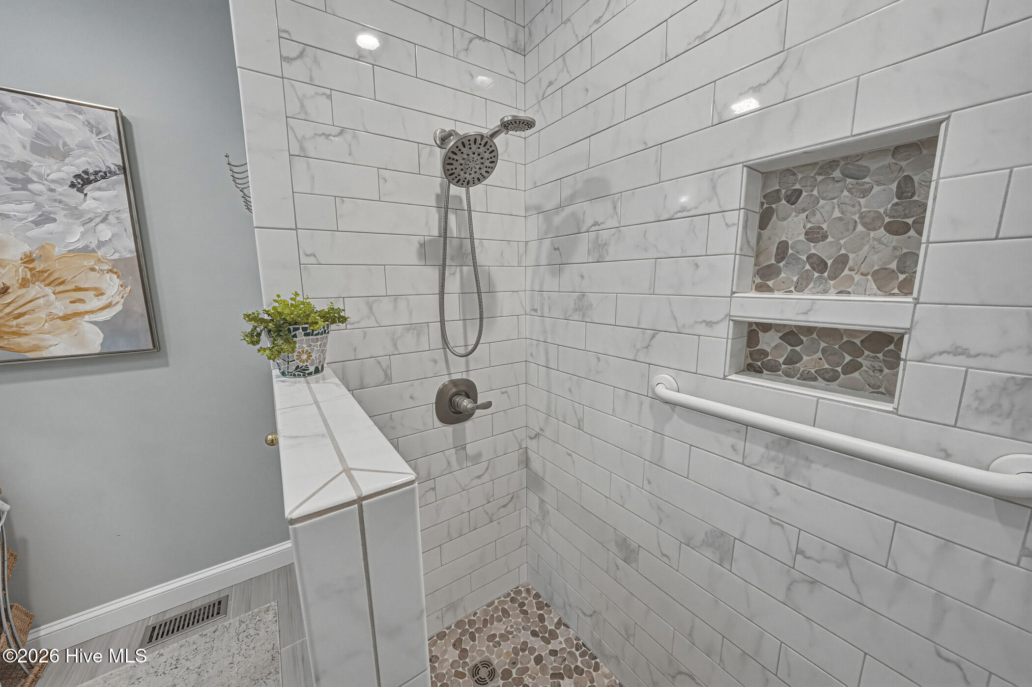 343 Mariners Drive Property Photo 9