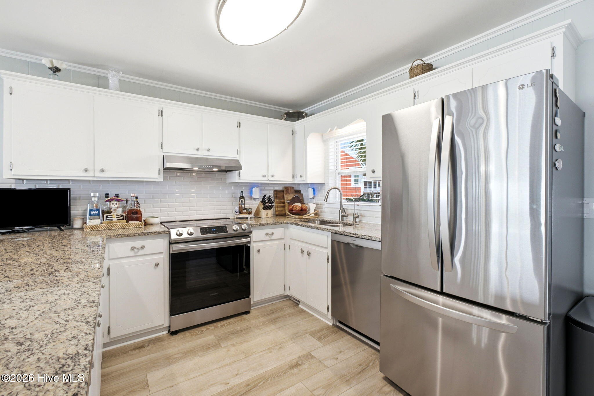 177 Ocean Boulevard W Property Photo 6