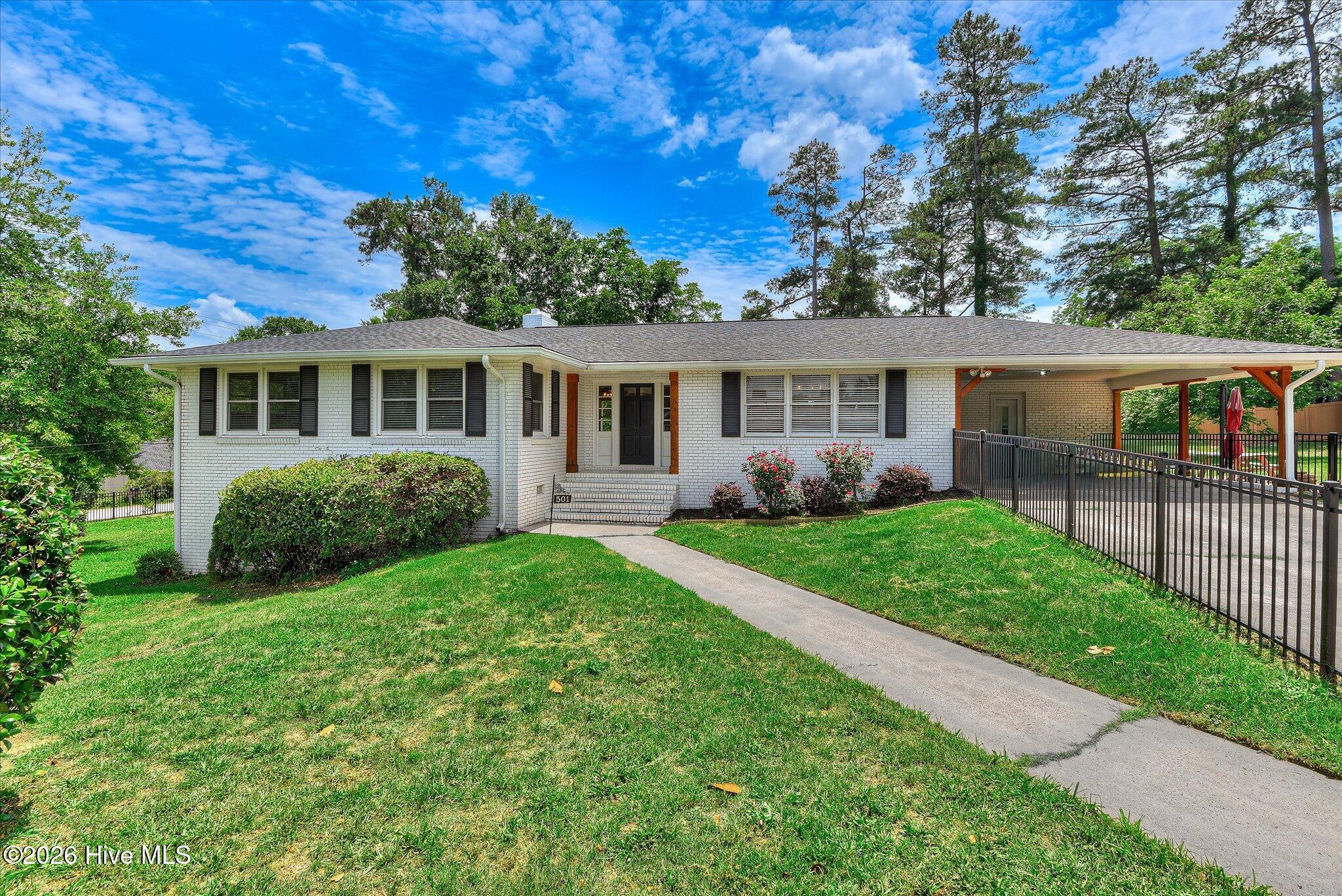 501 Hampton Avenue Property Photo 1