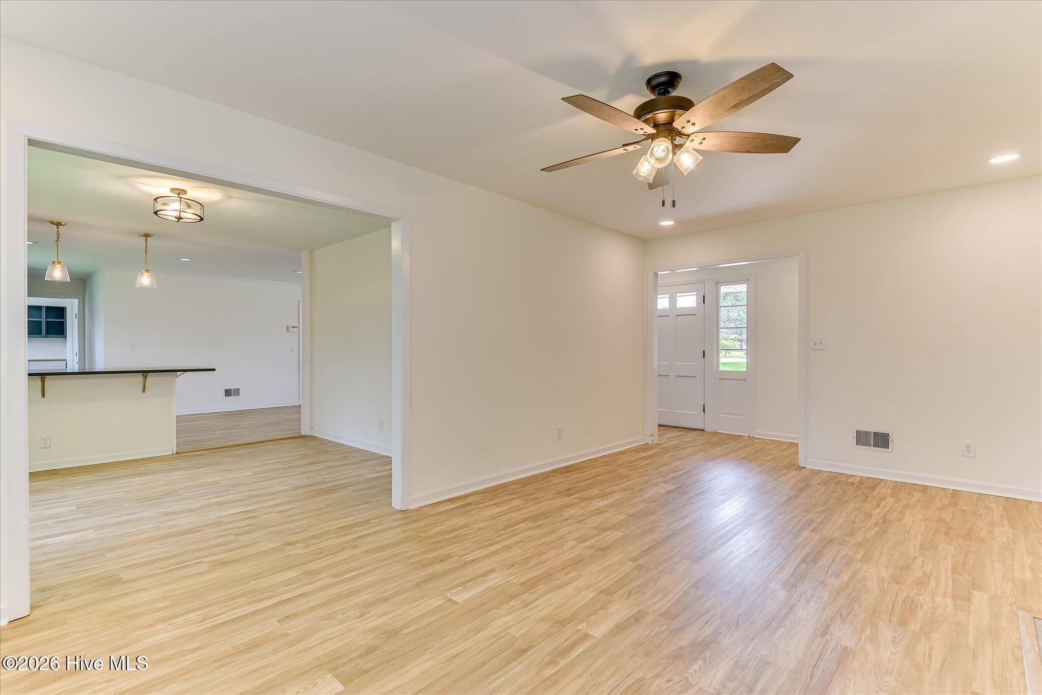 501 Hampton Avenue Property Photo 9