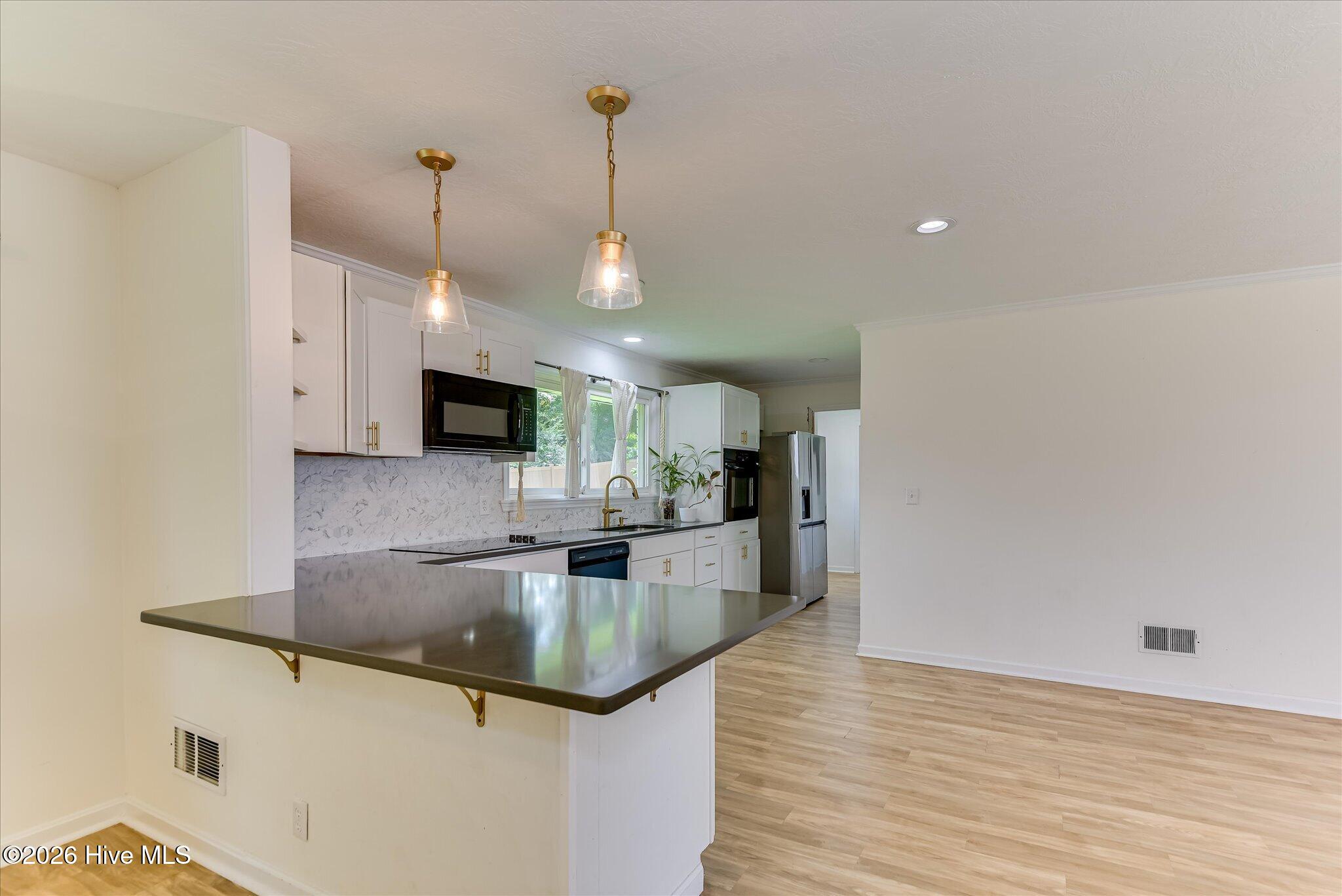 501 Hampton Avenue Property Photo 12