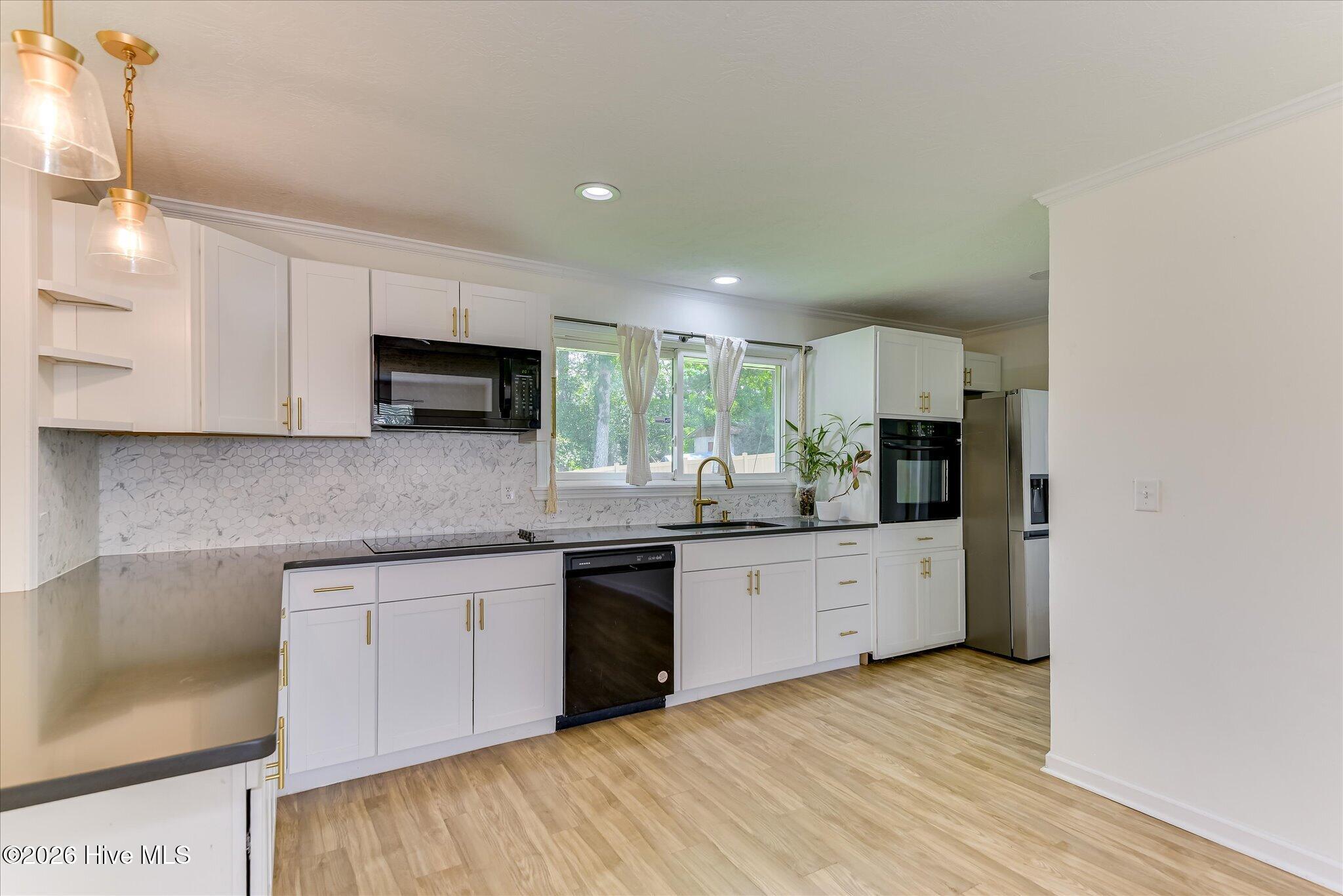 501 Hampton Avenue Property Photo 13