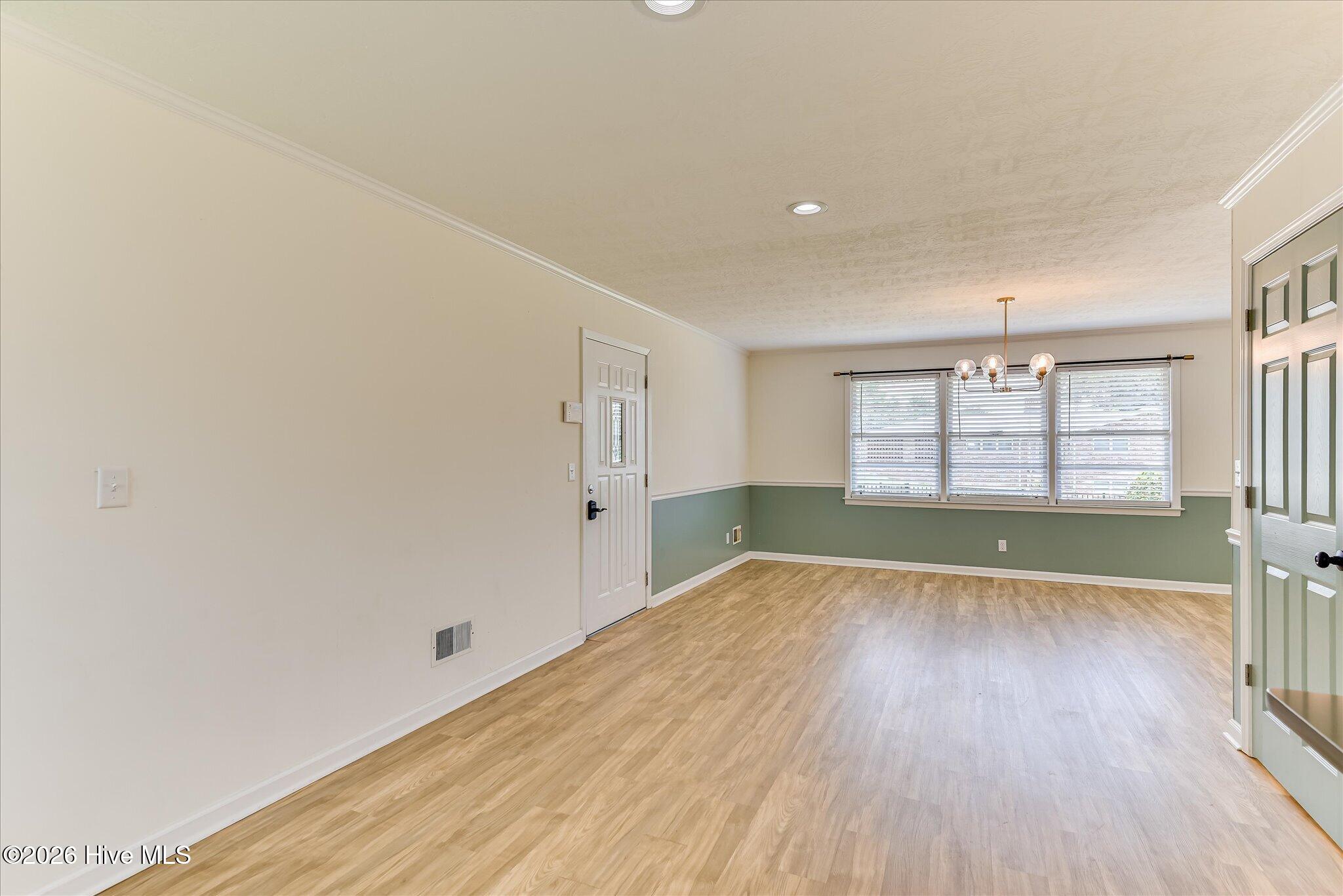 501 Hampton Avenue Property Photo 17