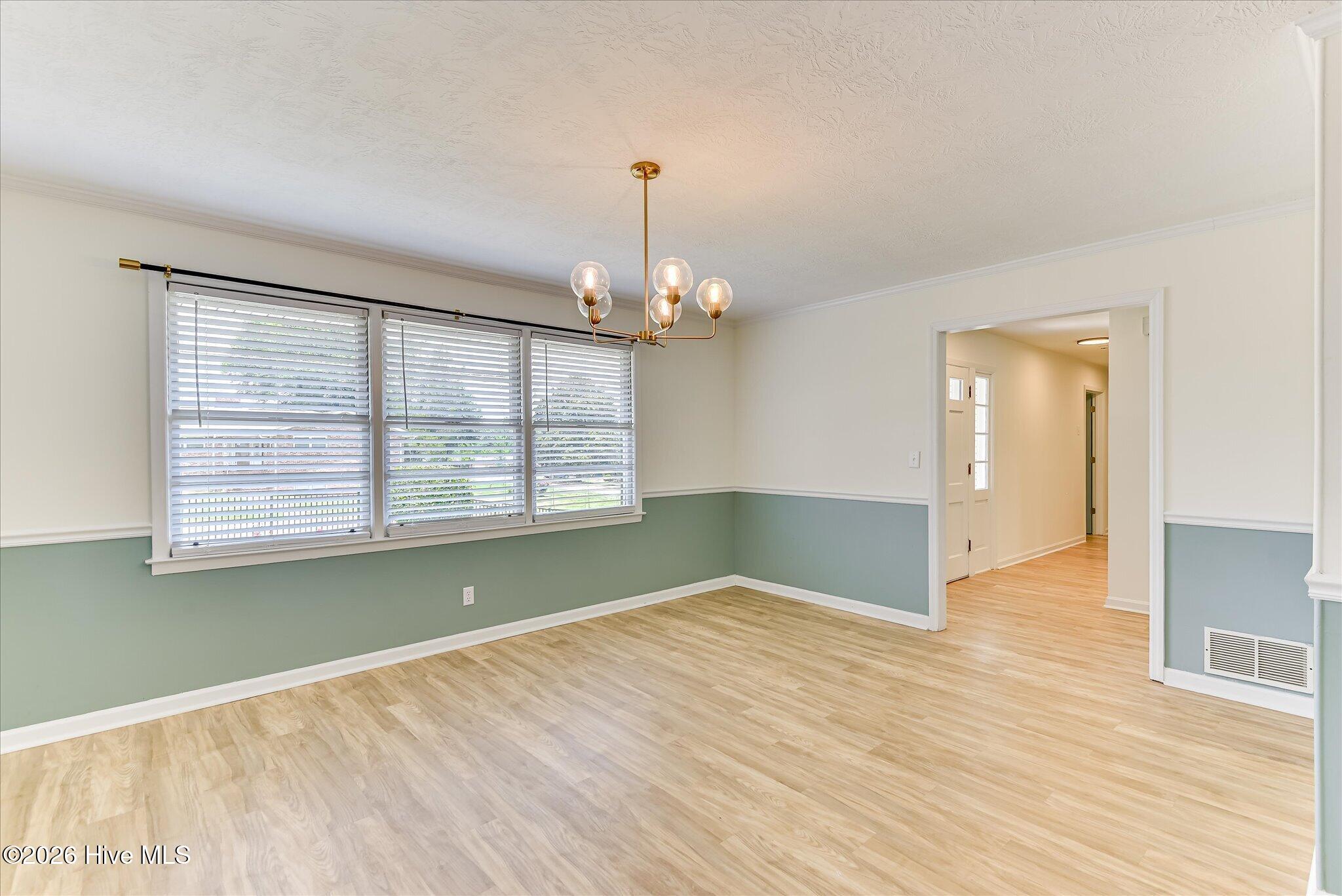 501 Hampton Avenue Property Photo 18