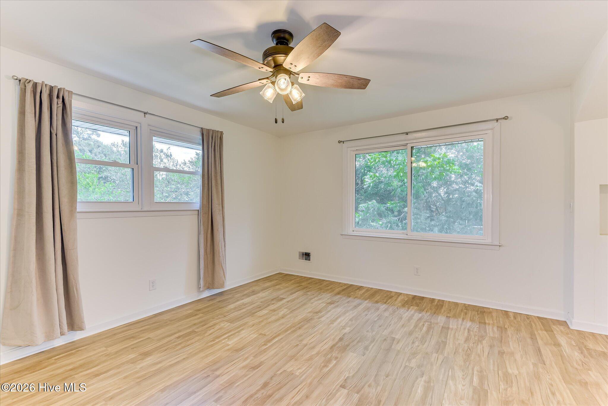 501 Hampton Avenue Property Photo 24