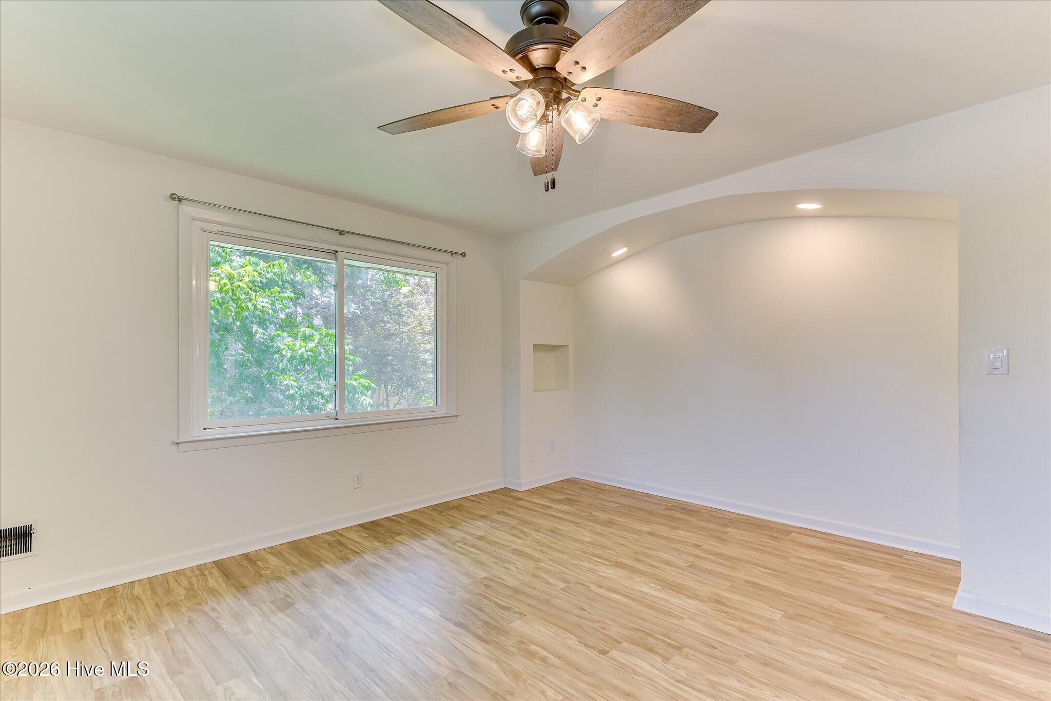 501 Hampton Avenue Property Photo 26