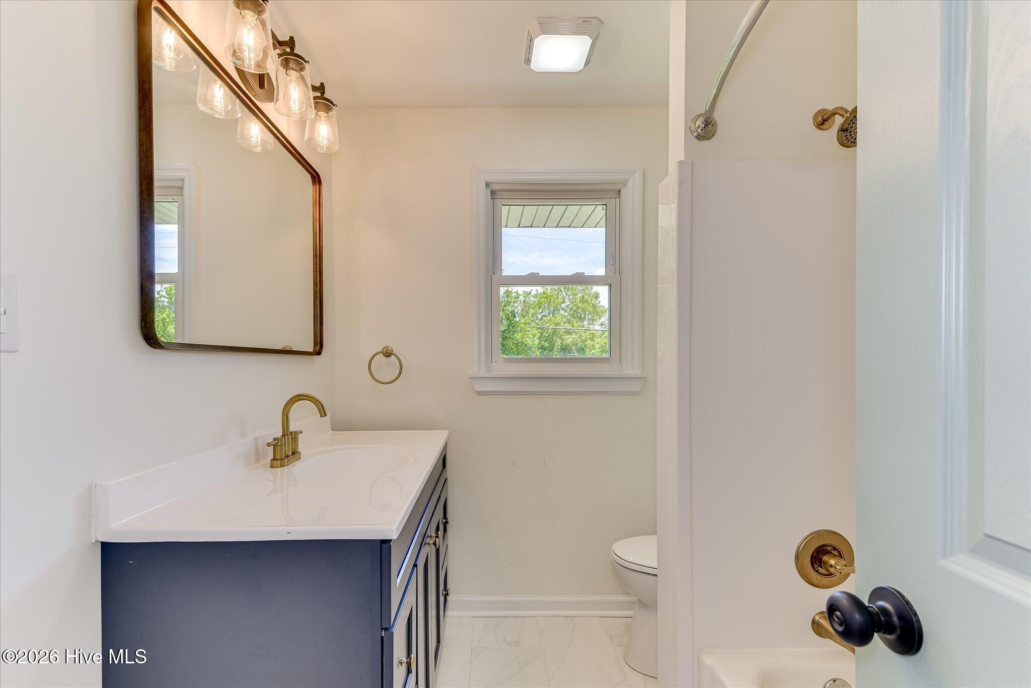 501 Hampton Avenue Property Photo 32