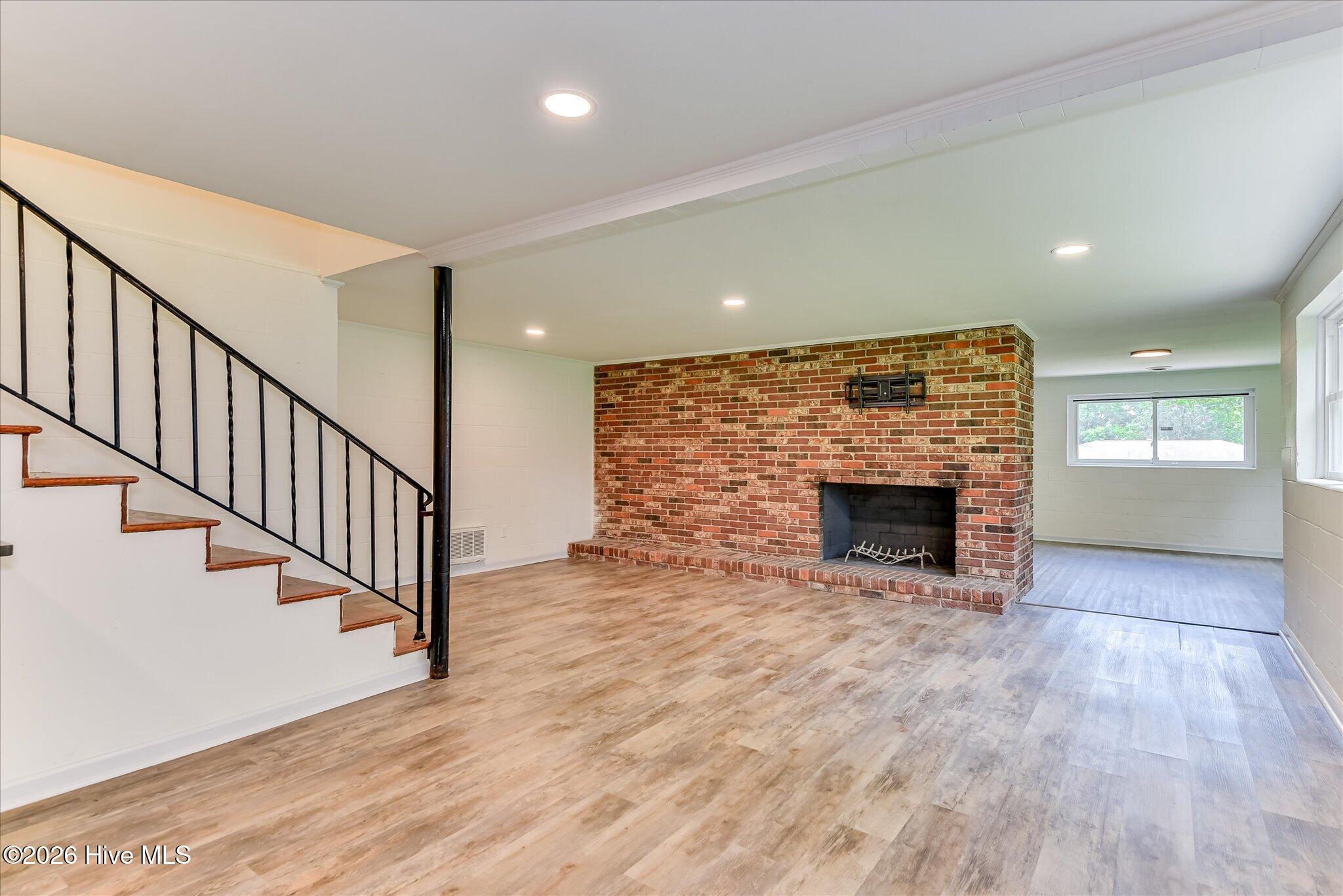 501 Hampton Avenue Property Photo 37