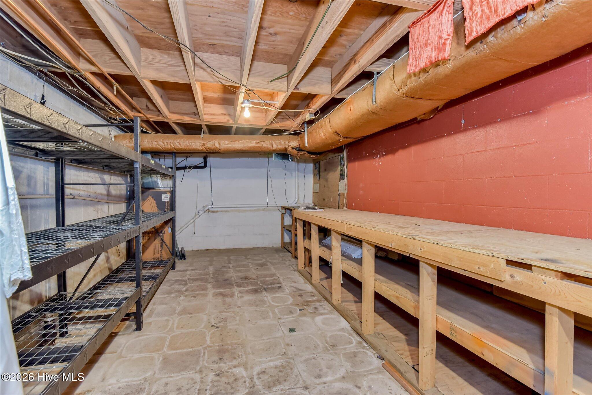 501 Hampton Avenue Property Photo 48