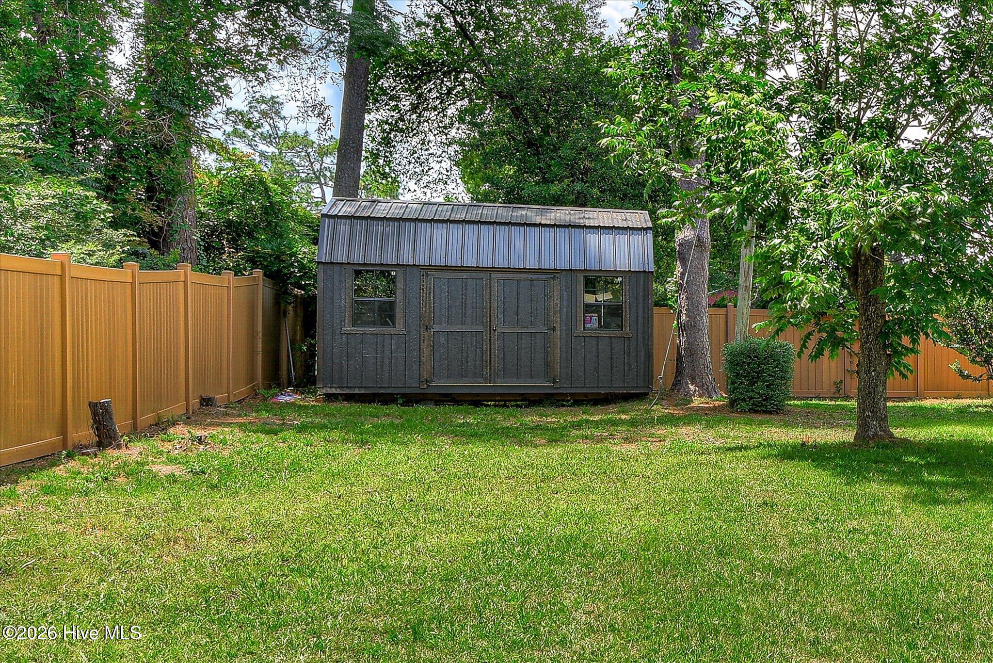 501 Hampton Avenue Property Photo 52