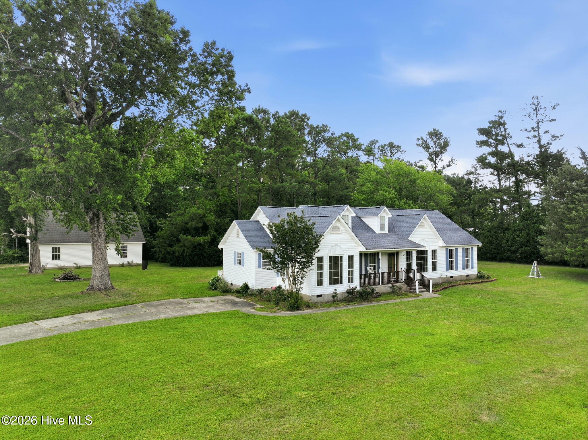 225 Godfrey Boulevard Property Photo 1