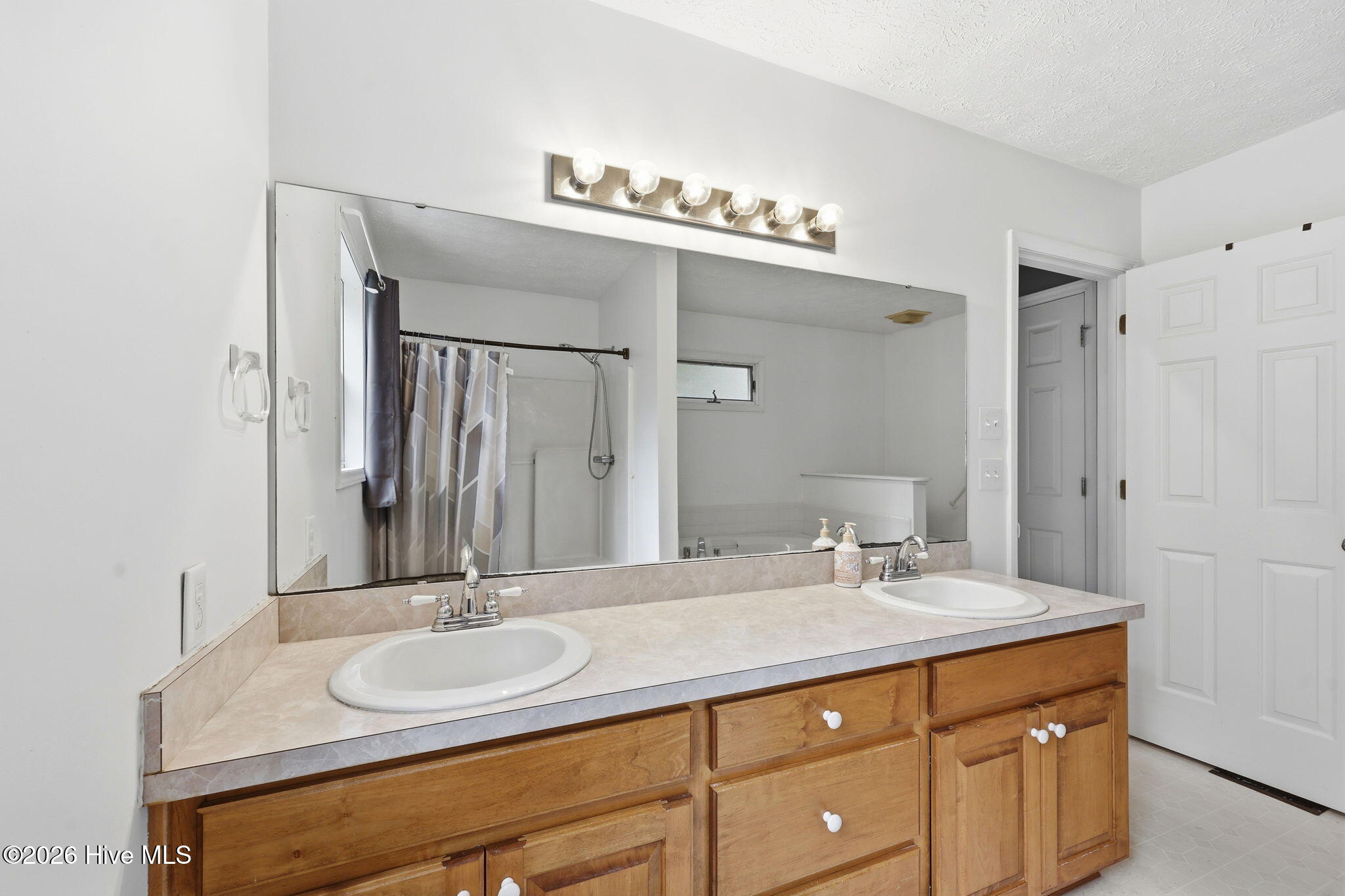 225 Godfrey Boulevard Property Photo 13