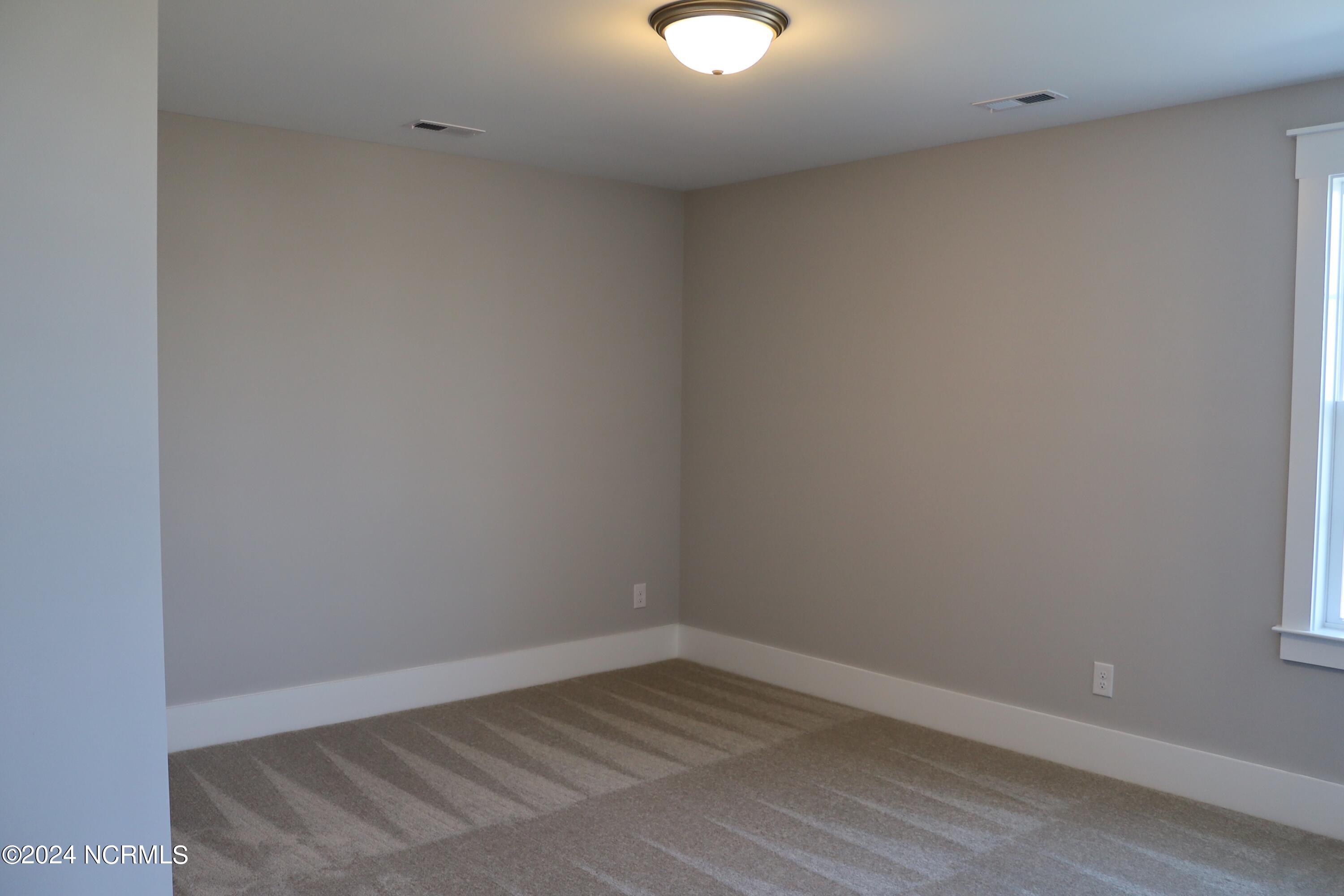 21 E Singing Avenue Property Photo 18